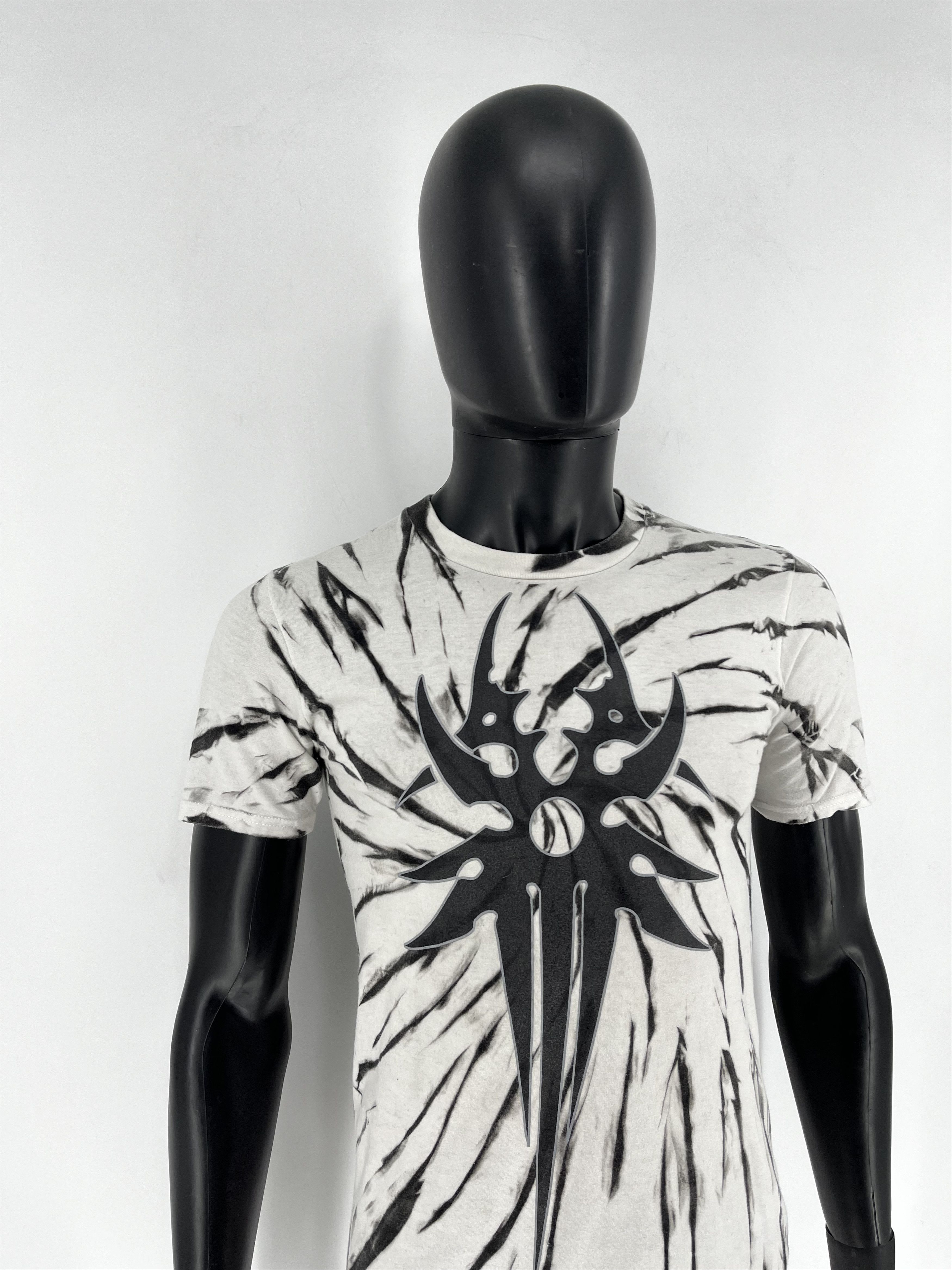 Vintage Vintage Y2k Washed AvantGarde Tribal Tee Streetwear Size US S / EU 44-46 / 1 - 3 Thumbnail