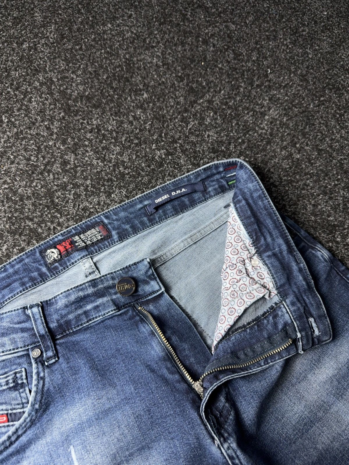 Diesel Luxury Diesel D.N.A. Distressed Blue Jeans Made in Italy Size US 30 / EU 46 - 8 Thumbnail
