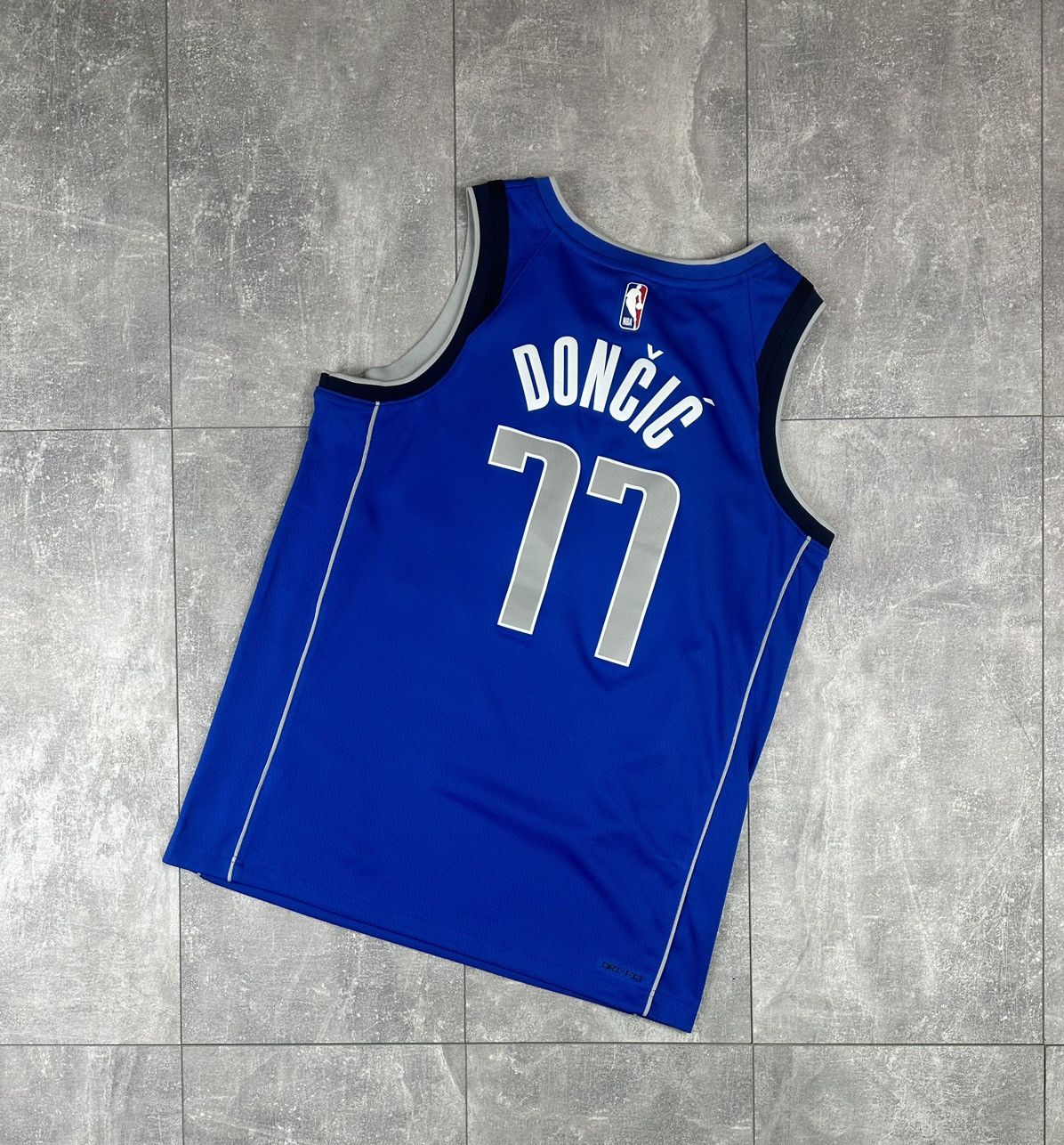 Nike Nike Dallas Mavericks Luca Doncic 77 NBA Jersey Size US M / EU 48-50 / 2 - 2 Thumbnail