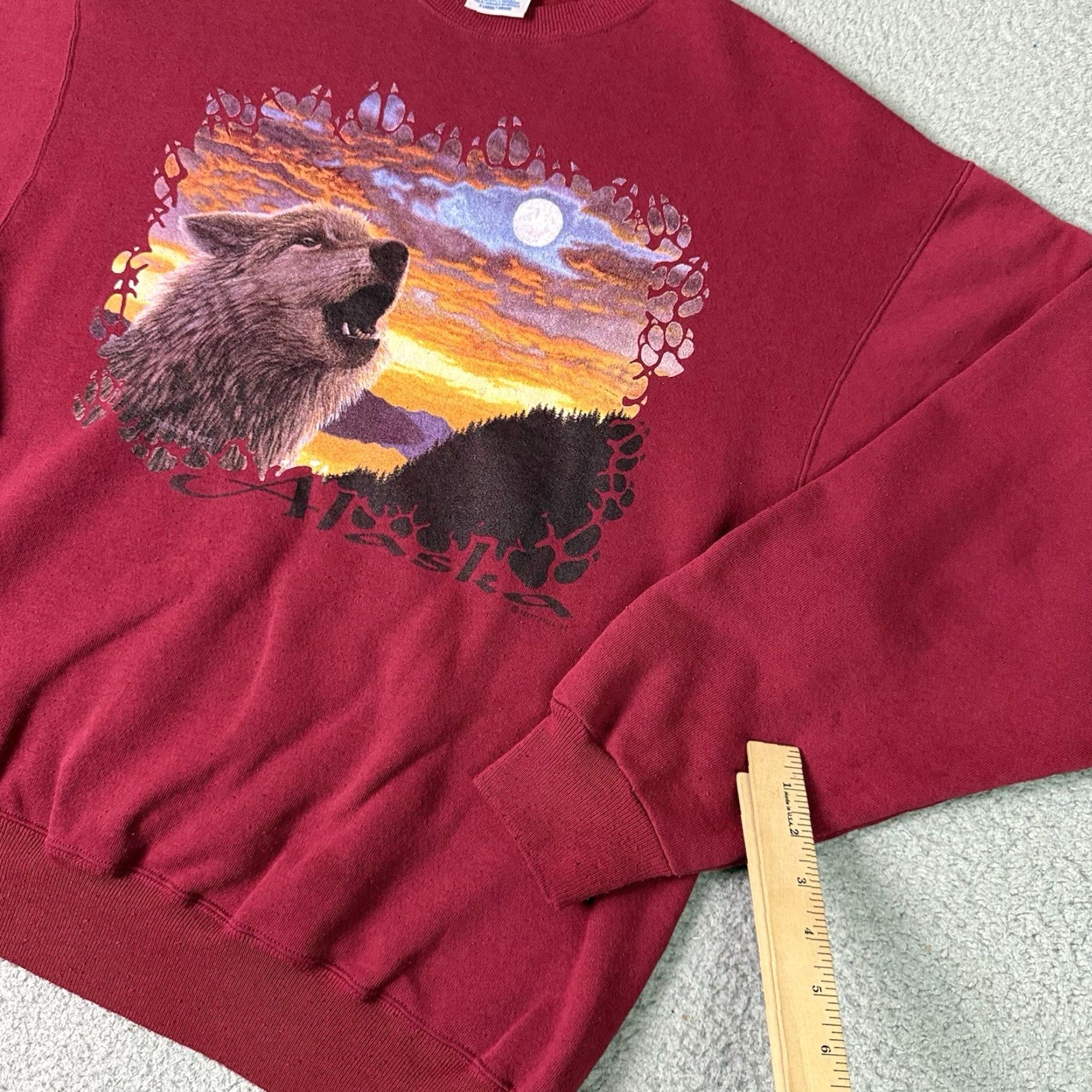 Vintage VINTAGE Alaska Sweatshirt Unisex Adults XL Red Wolves Nature Wildlife Crewneck Sunset 90s Animals USA Graphic Print Pullover Mens Womens Size US XL / EU 56 / 4 - 6 Thumbnail