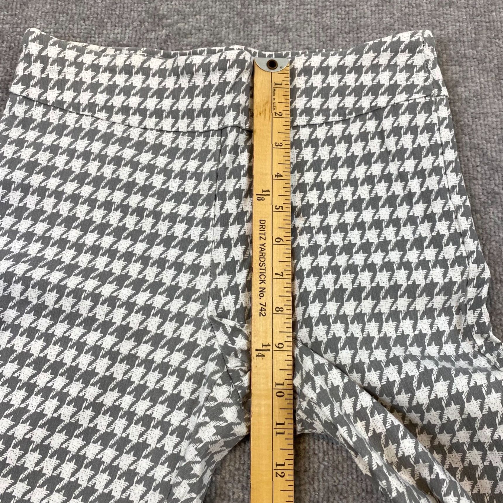 Vintage **Geometric Tapered Stretch Pants Women's 6 White Gray USA** User: **Geometric Tapered Stretch Women's Pants Size 6 White Gray USA** Size 28" / US 6 / IT 42 - 6 Thumbnail