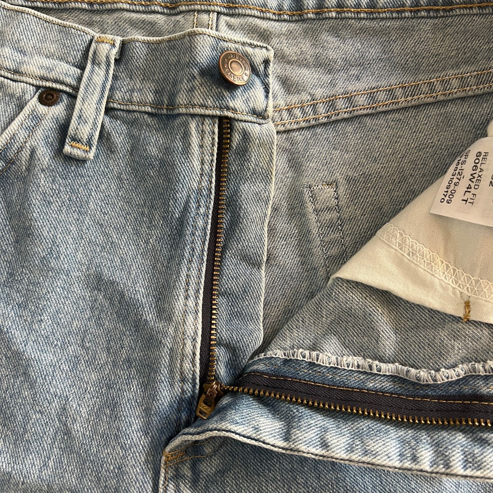 Wrangler Wrangler Relaxed Fit Denim Shorts 32 Light Wash Size US 32 / EU 48 - 8 Thumbnail
