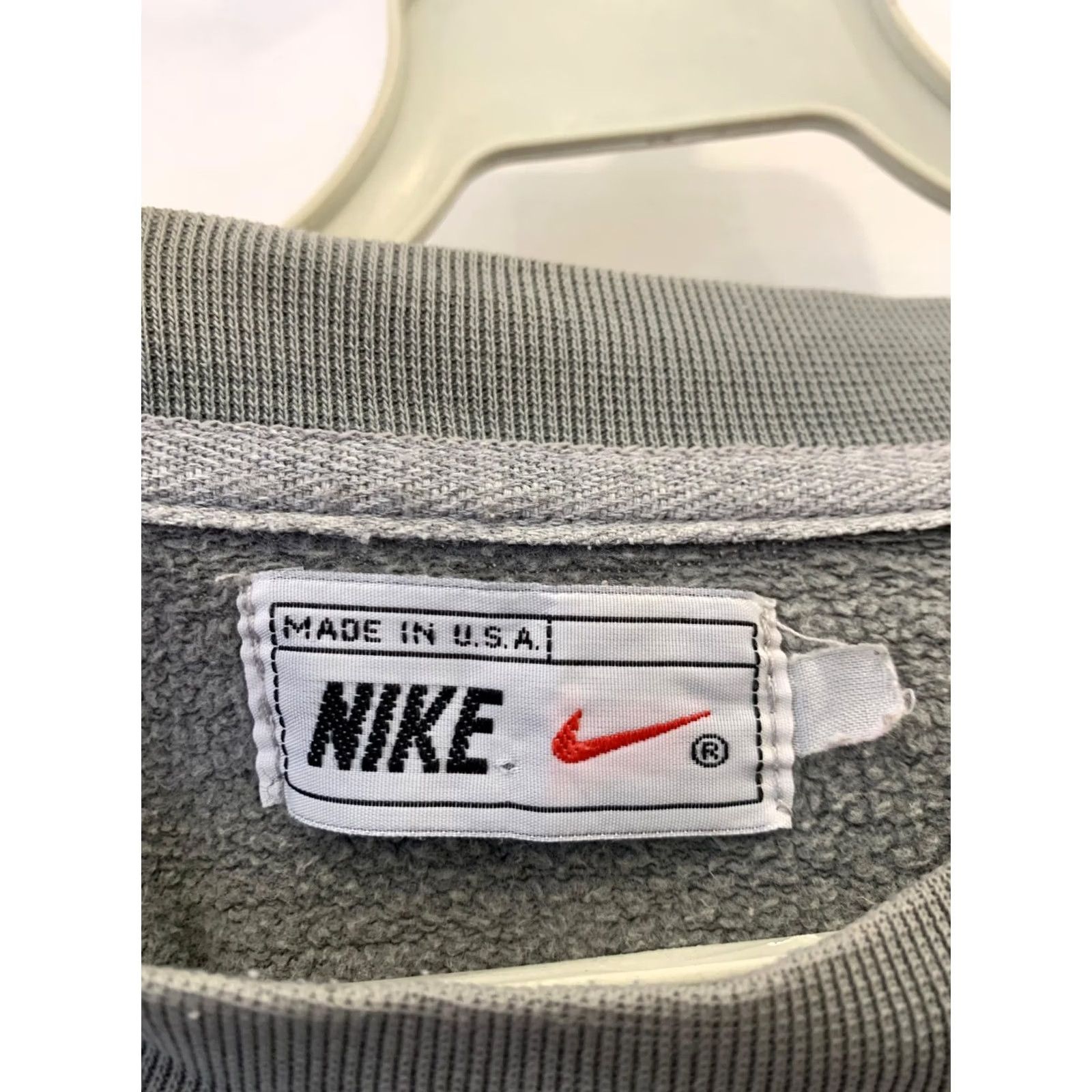 Nike VINTAGE Nike Crewneck Sweatshirt Gray Mens XL 90s Retro Swoosh Made in USA Size US XL / EU 56 / 4 - 3 Thumbnail