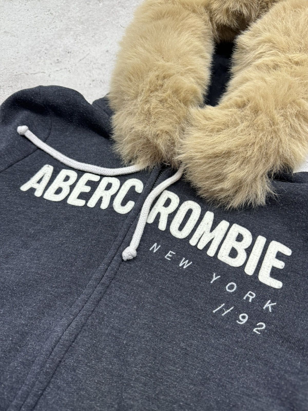 Abercrombie & Fitch Abercrombie & Fitch Vintage Fur Hood Zip Hoodie Size US L / EU 52-54 / 3 - 4 Thumbnail