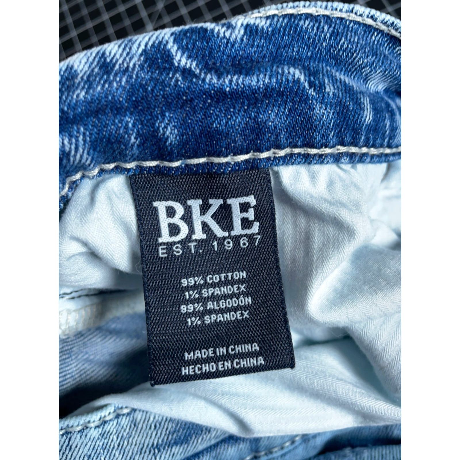 Vintage VINTAGE Buckle BKE Jake Straight Jeans Mens 34 x 36 Light Wash Blue Denim 5-Pocket Zip Fly Regular Rise Mid 10-12in Vintage Men Jeans Mens Boys? Size US 33 - 4 Thumbnail