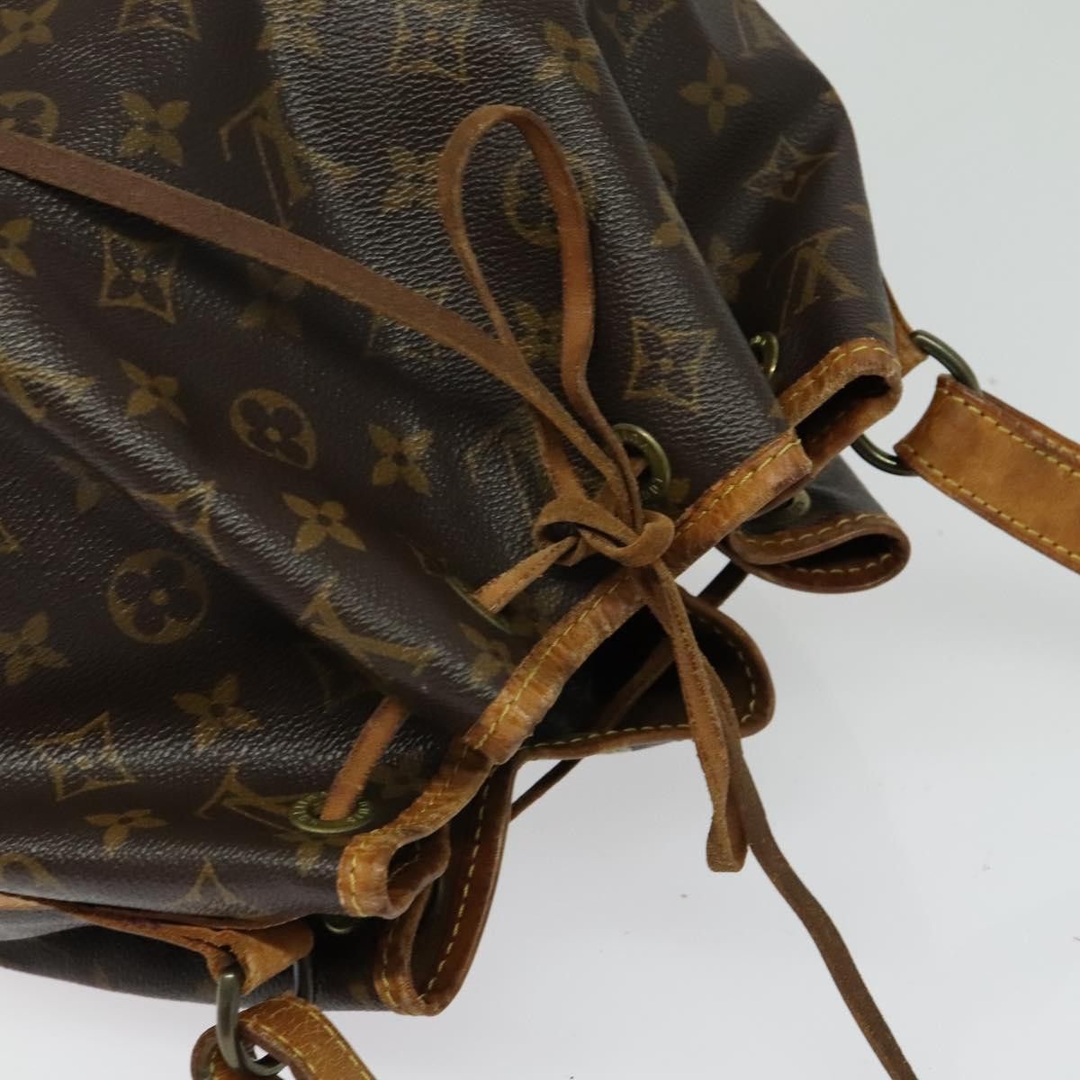 Louis Vuitton LOUIS VUITTON Monogram Petit Noe Shoulder Bag M42226 Size ONE SIZE - 6 Thumbnail