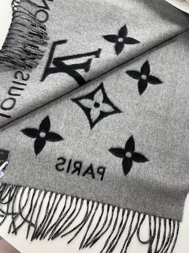 Louis Vuitton Louis Vuitton Black and Grey Old-print Double Face Cashmer Size ONE SIZE - 2 Thumbnail