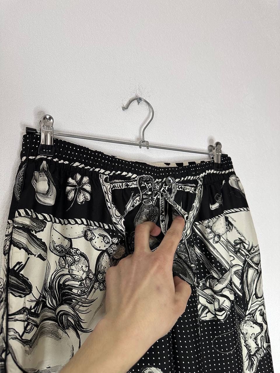 Dolce & Gabbana Dolce & Gabbana Silk Printed Trousers Size 46 Made in Italy Size US 32 / EU 48 - 7 Thumbnail