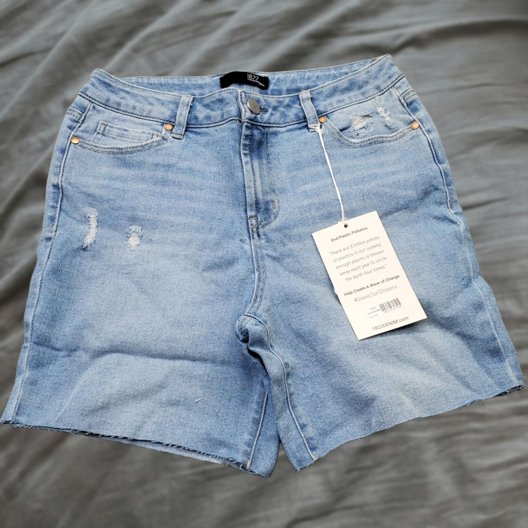 Vintage 1822 Denim Repreve Shorts Womens 8 Blue Denim High Rise Distressed Raw Hem Bermuda Shorts Womens 8 Denim Blue 1822 Denim Womens Size 8 Size 30" / US 8 / IT 44 - 1 Thumbnail
