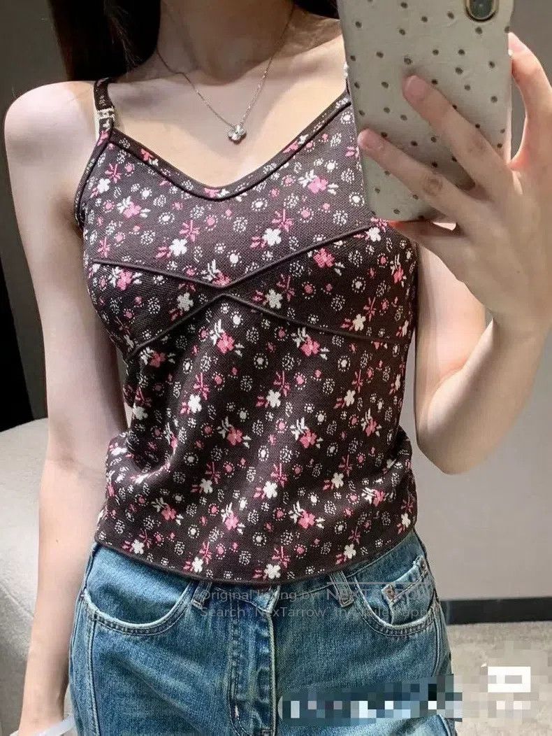 Chanel Chanel 24B small flower suspender vest Size XS / US 0-2 / IT 36-38 - 7 Thumbnail