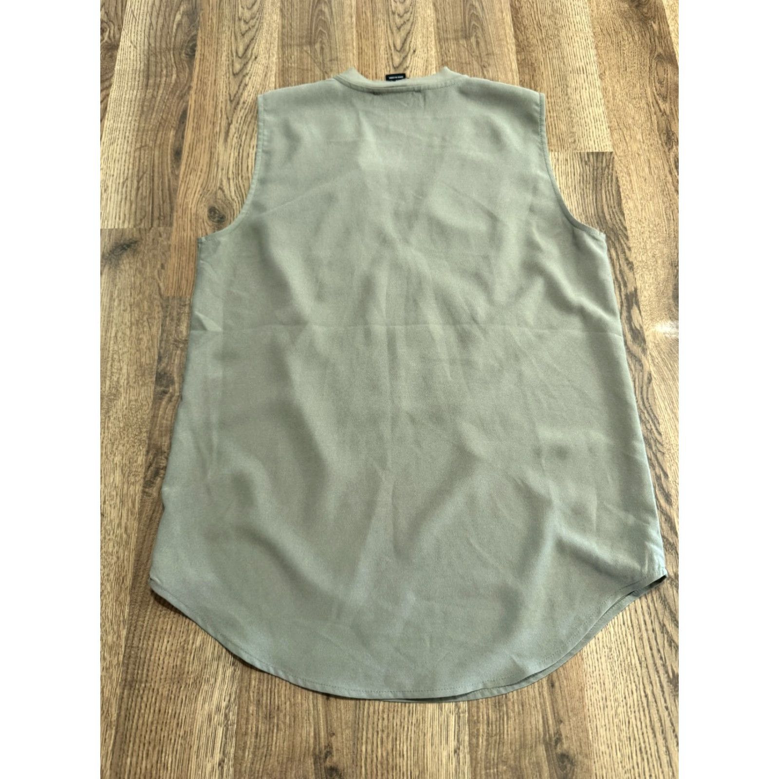 Rachel Zoe Rachel Zoe Shirts Women's Small Green Tank Top V-Neck Casual Shirt Category: Shirt, Tank Top, Sleeveless, Blouse, V-Neck, Pullover Size S / US 4 / IT 40 - 2 Thumbnail