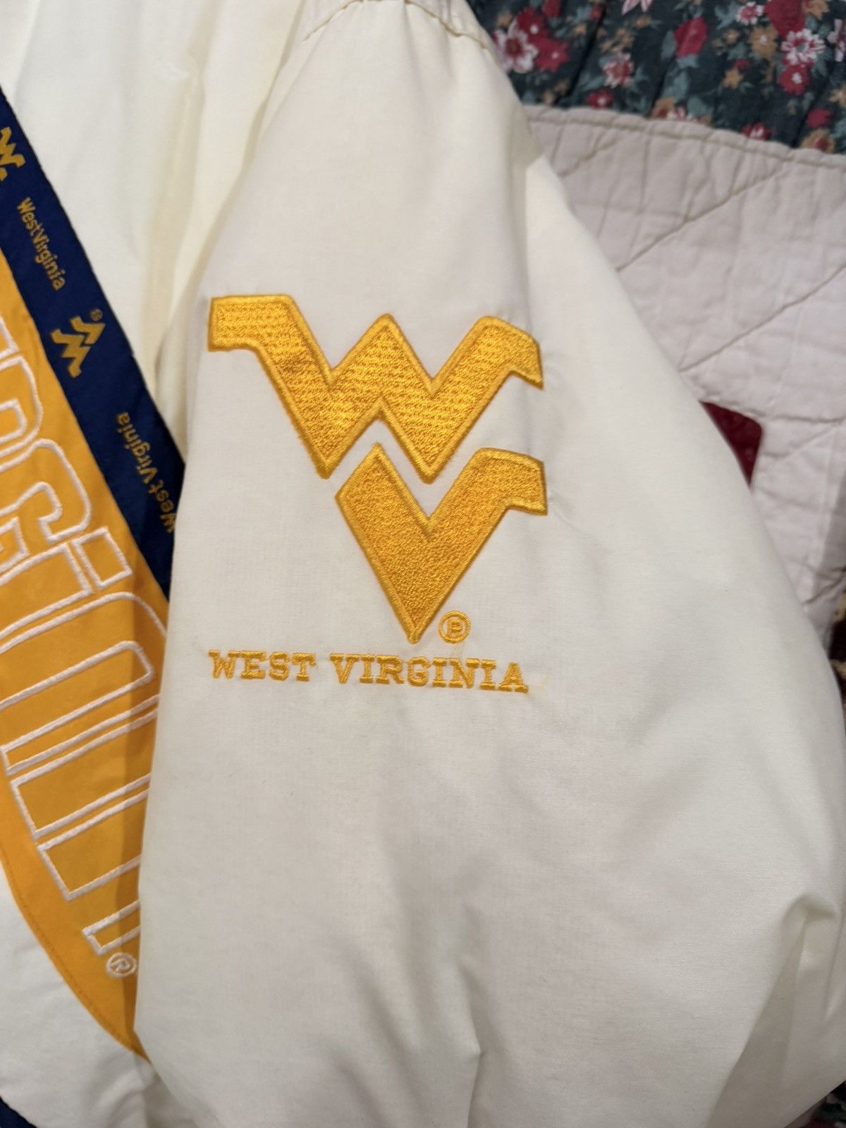 Other Vintage 80s West Virginia Mountaineers Puffer Jacket WVU Size US L / EU 52-54 / 3 - 9 Thumbnail