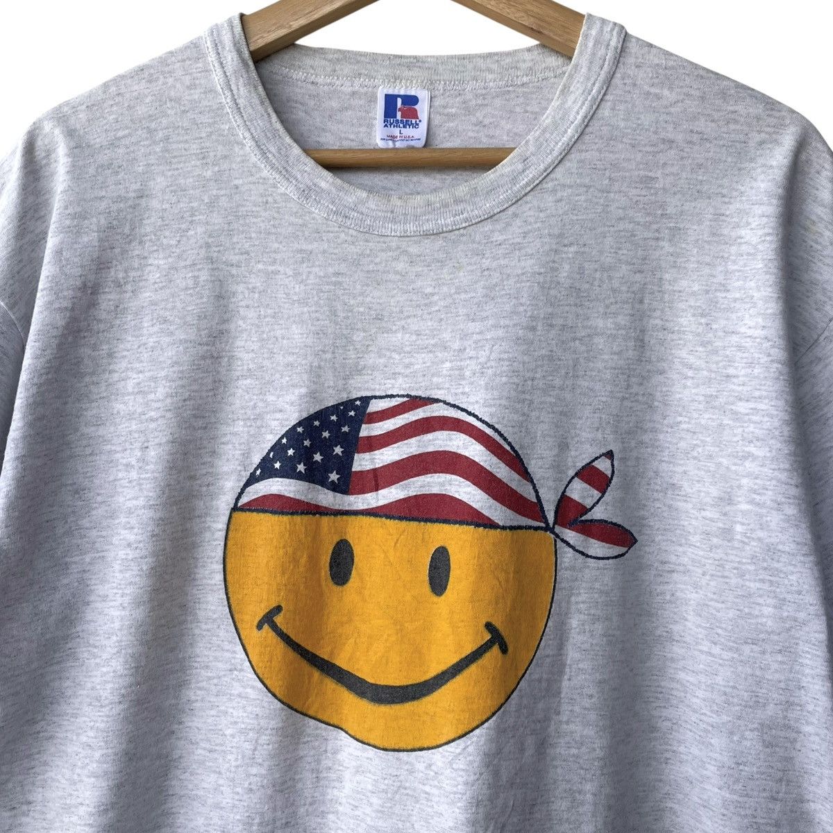 Russell Athletic Russell Athletic USA Vintage 1990s Smiley Tee Size US L / EU 52-54 / 3 - 3 Thumbnail