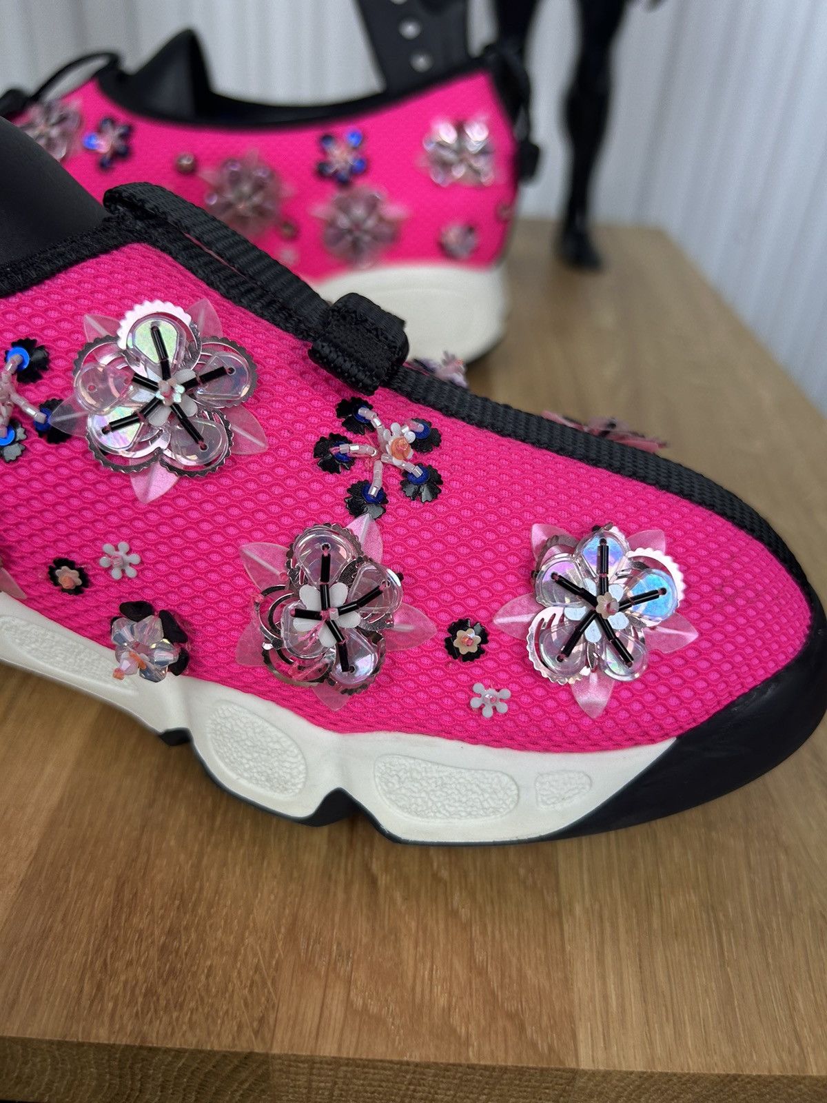 Dior Christian Dior Mesh Embellished sneaker Size US 7 / IT 37 - 6 Thumbnail