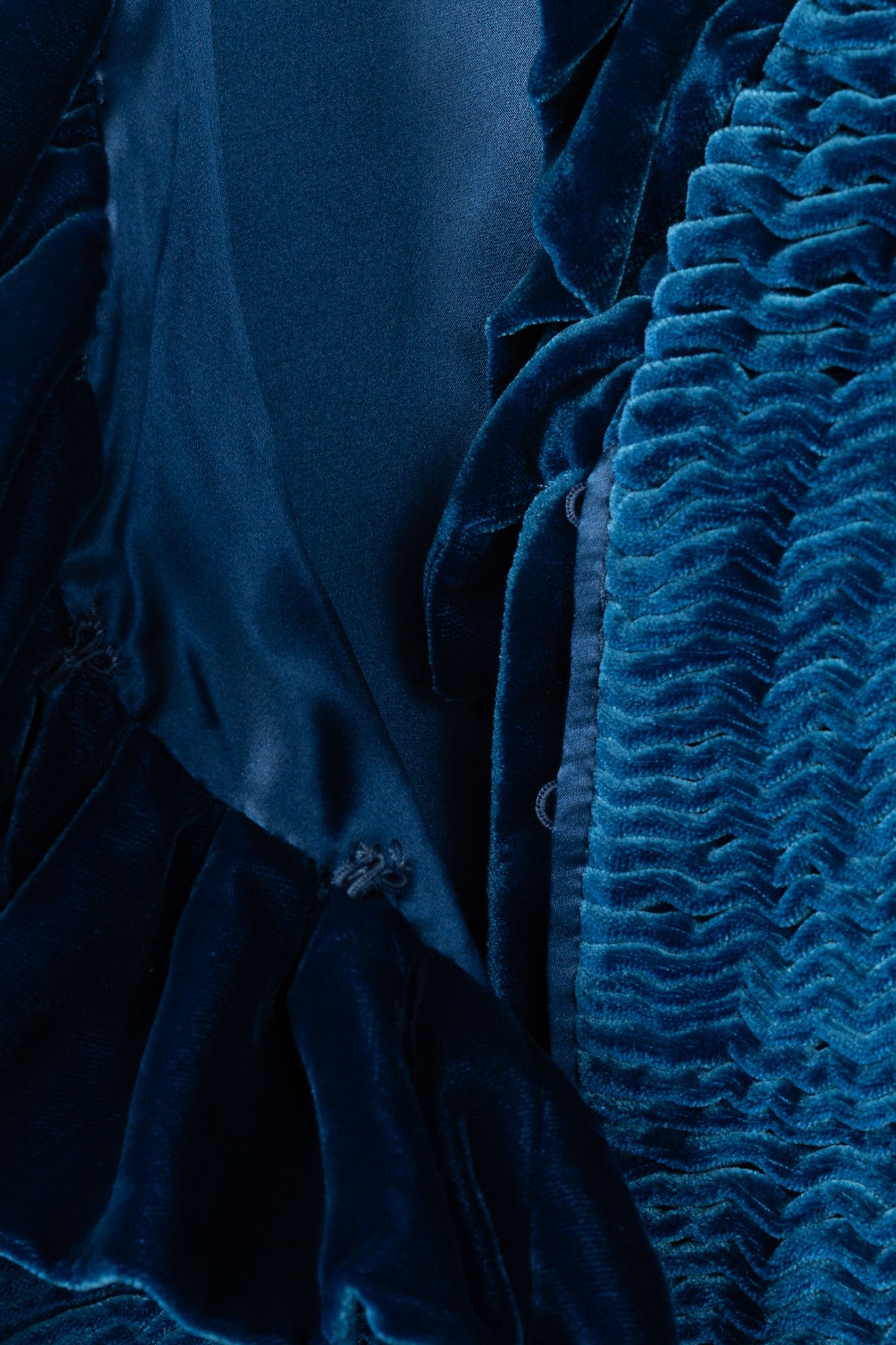Tom Ford Tom Ford AW11 Blue Velvet Pleated Ruffle Peplum Jacket Size L / US 10 / IT 46 - 8 Thumbnail