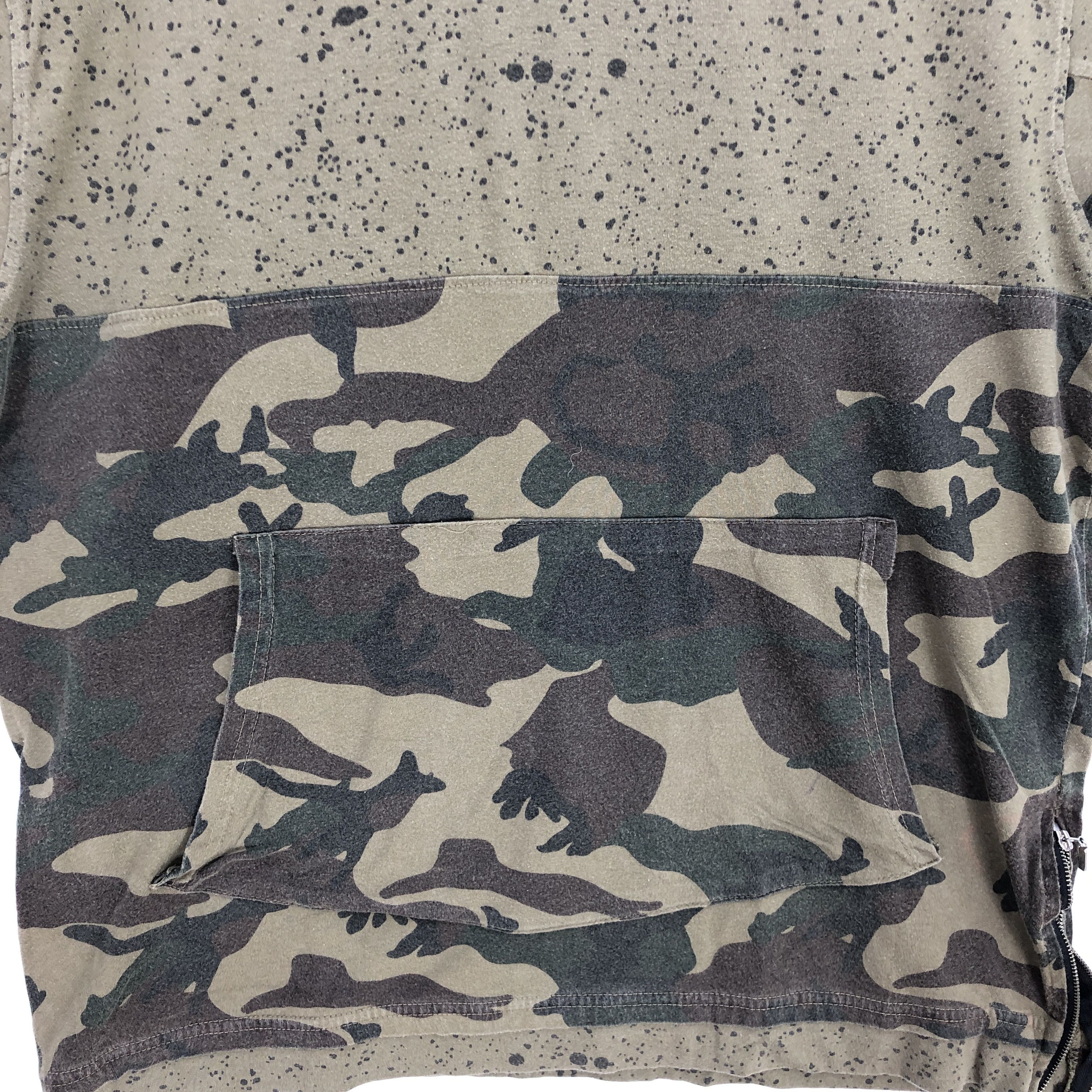 Japanese Brand Vintage Y2K Camouflage Tshirt Camouflage Crewneck Tees Size US L / EU 52-54 / 3 - 3 Thumbnail