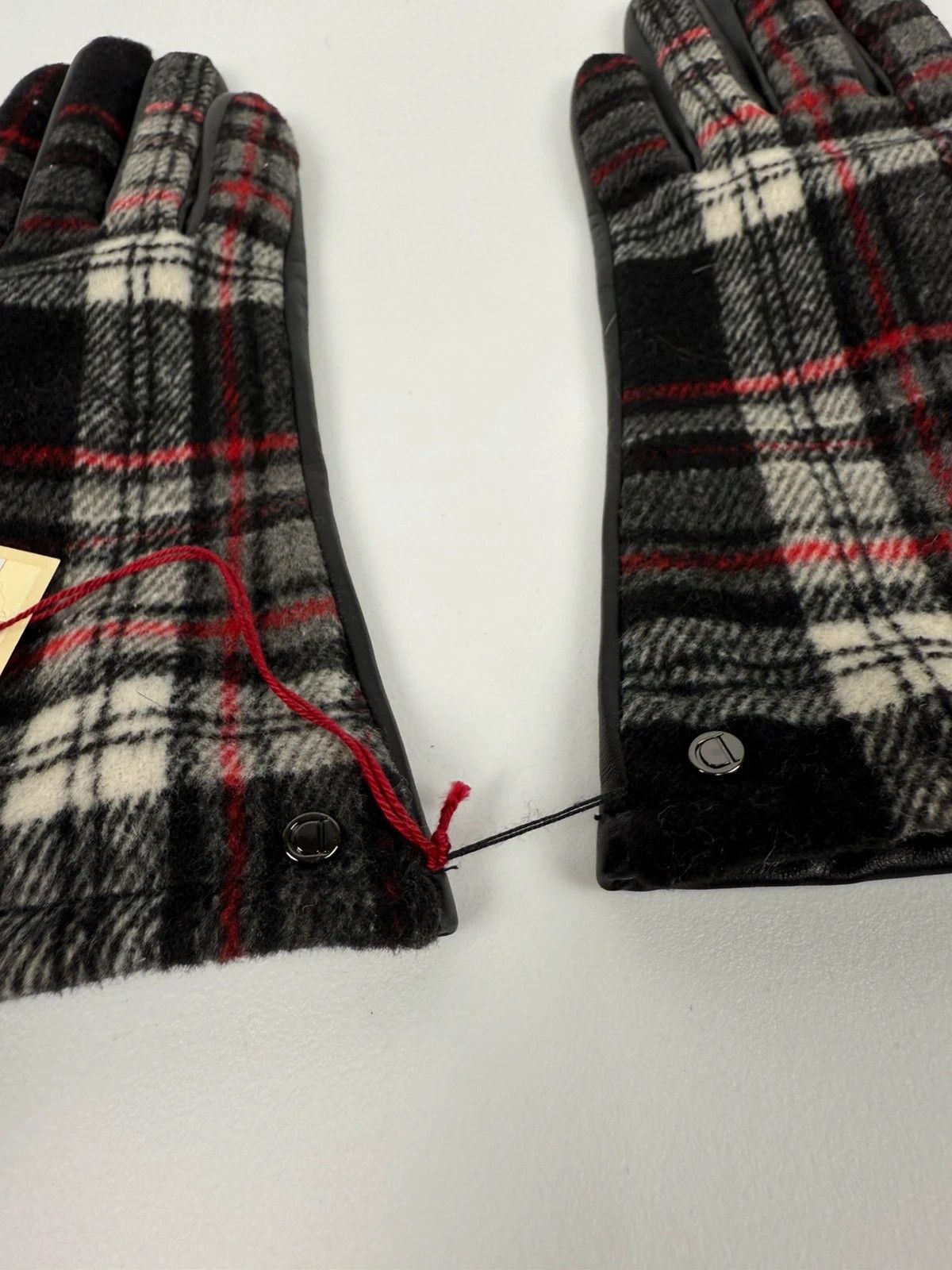 Dents Dents Plaid Gloves Womens size 7,5 Leather Size ONE SIZE - 7 Thumbnail