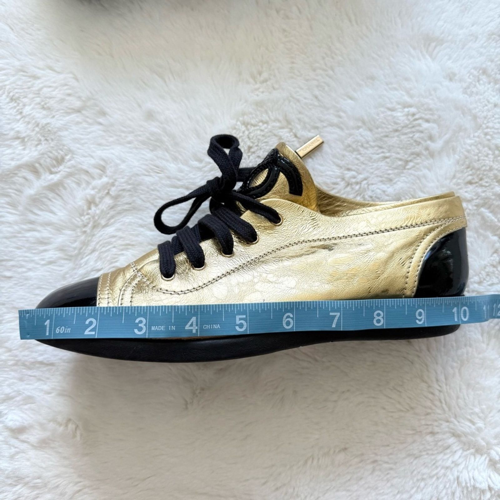 Chanel CHANEL women gold sneakers size 38,5 EU Authentic Size US 8.5 / IT 38.5 - 10 Thumbnail