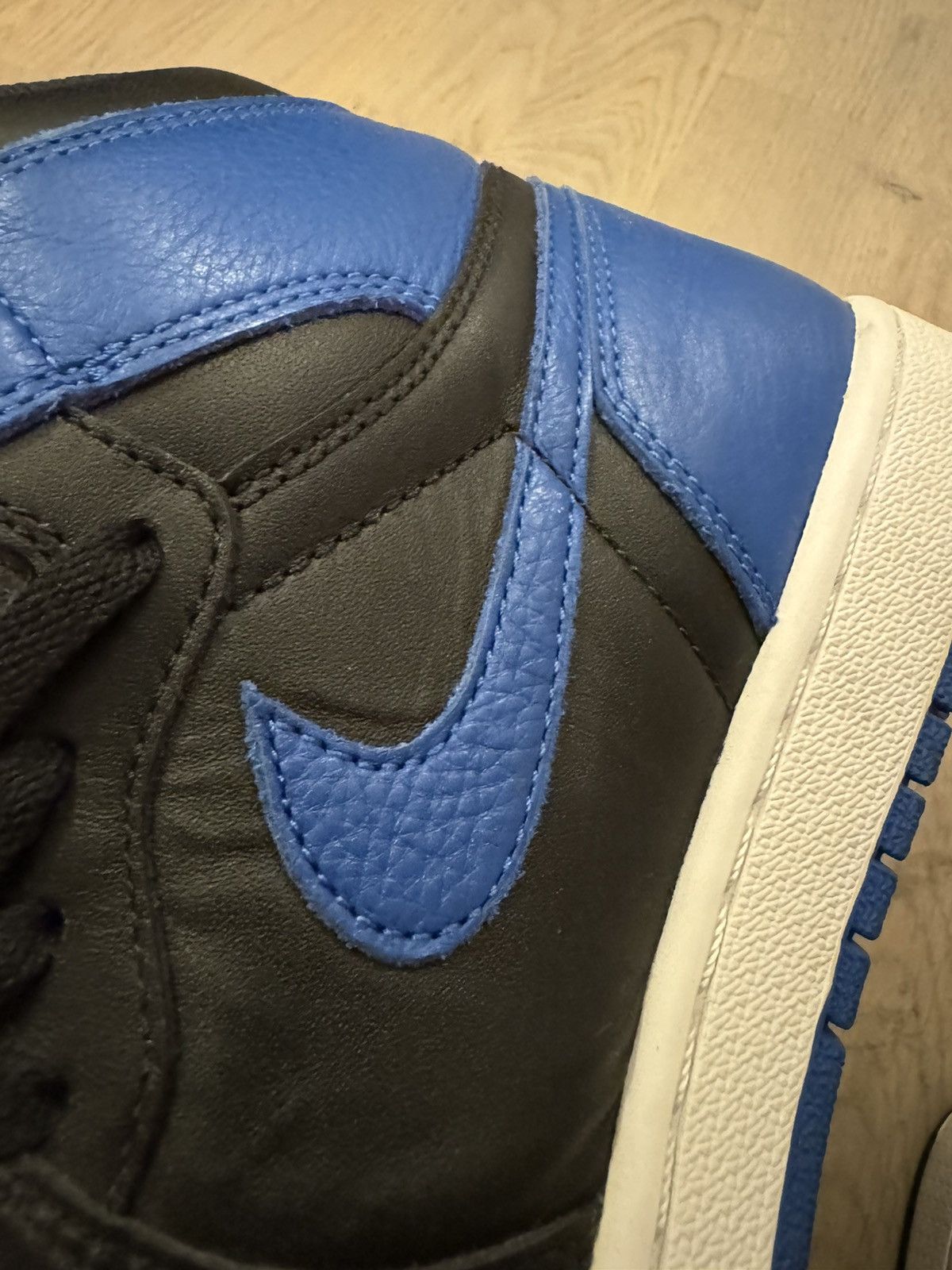 Nike NIKE AIR Jordan 1 Retro Royal size US8 / UK7 used condition Size US 8 / EU 41 - 18 Thumbnail