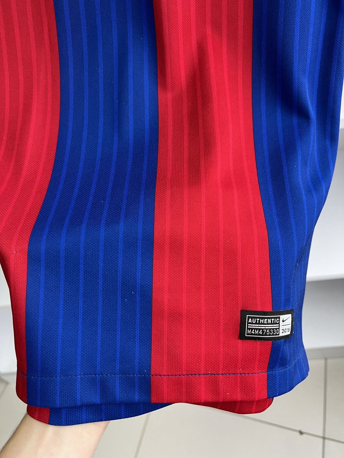 Nike × Vintage Vintage Barcelona Home 16/17 Jersey Size US S / EU 44-46 / 1 - 11 Thumbnail
