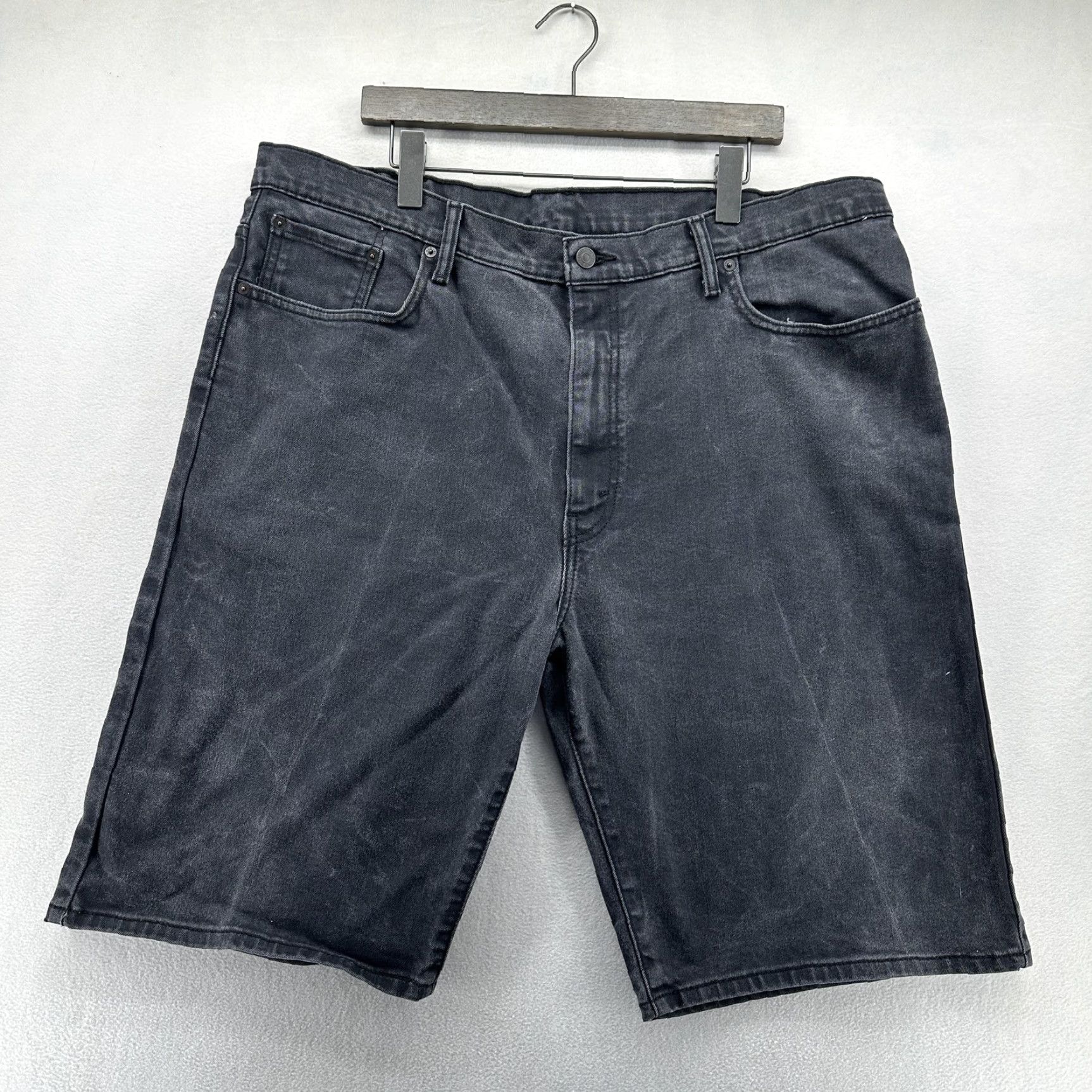 Levi's Levis 569 Bermuda Shorts Mens 40 Gray Denim Relaxed Fit Medium Wash 11 Inseam Casual Pockets Mens Size US 40 / EU 56 - 2 Thumbnail