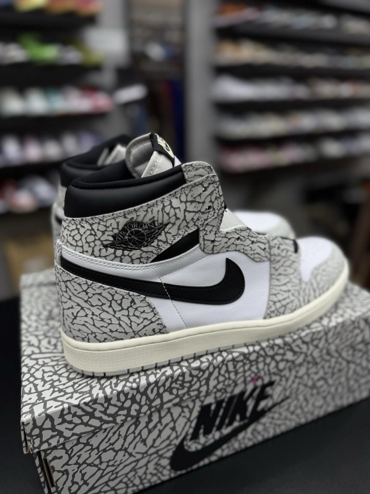 Jordan Brand Size 13 - Air Jordan 1 Retro OG High White Cement Black Size US 13 / EU 46 - 4 Thumbnail