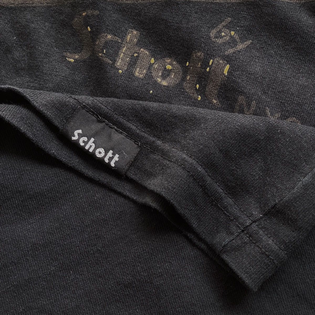 Schott PERFECTO by SCHOTT T-SHIRT Size US L / EU 52-54 / 3 - 5 Thumbnail