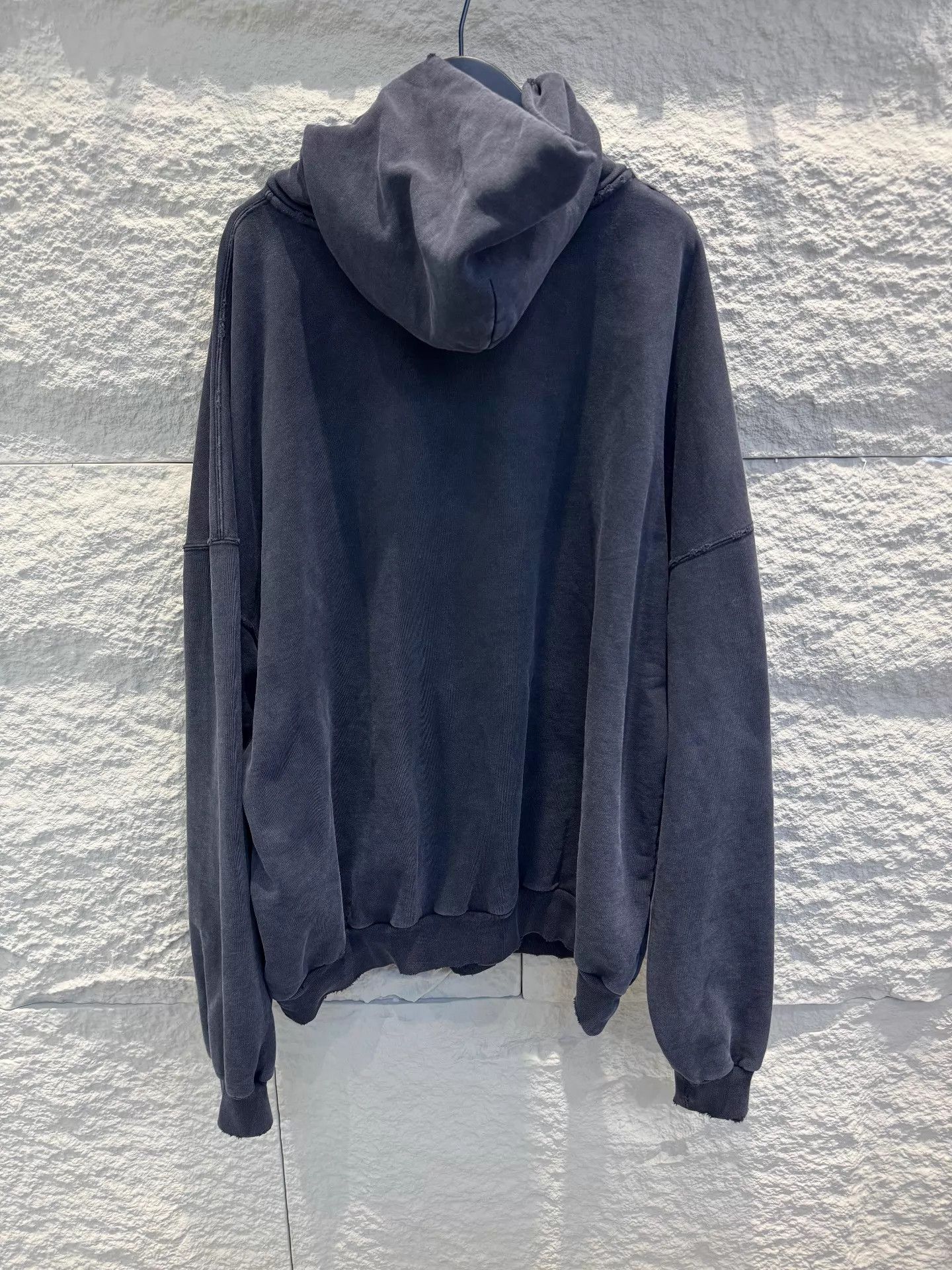 Balenciaga Balenciaga 25ss Distressed Washed Logo Hoodie Black XS Size US XS / EU 42 / 0 - 5 Thumbnail