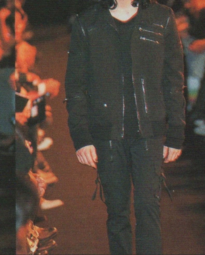 Number (N)ine Number (N)ine04 Deconstructed zipper jacket 2503-Nextarrow Size US M / EU 48-50 / 2 - 1 Thumbnail