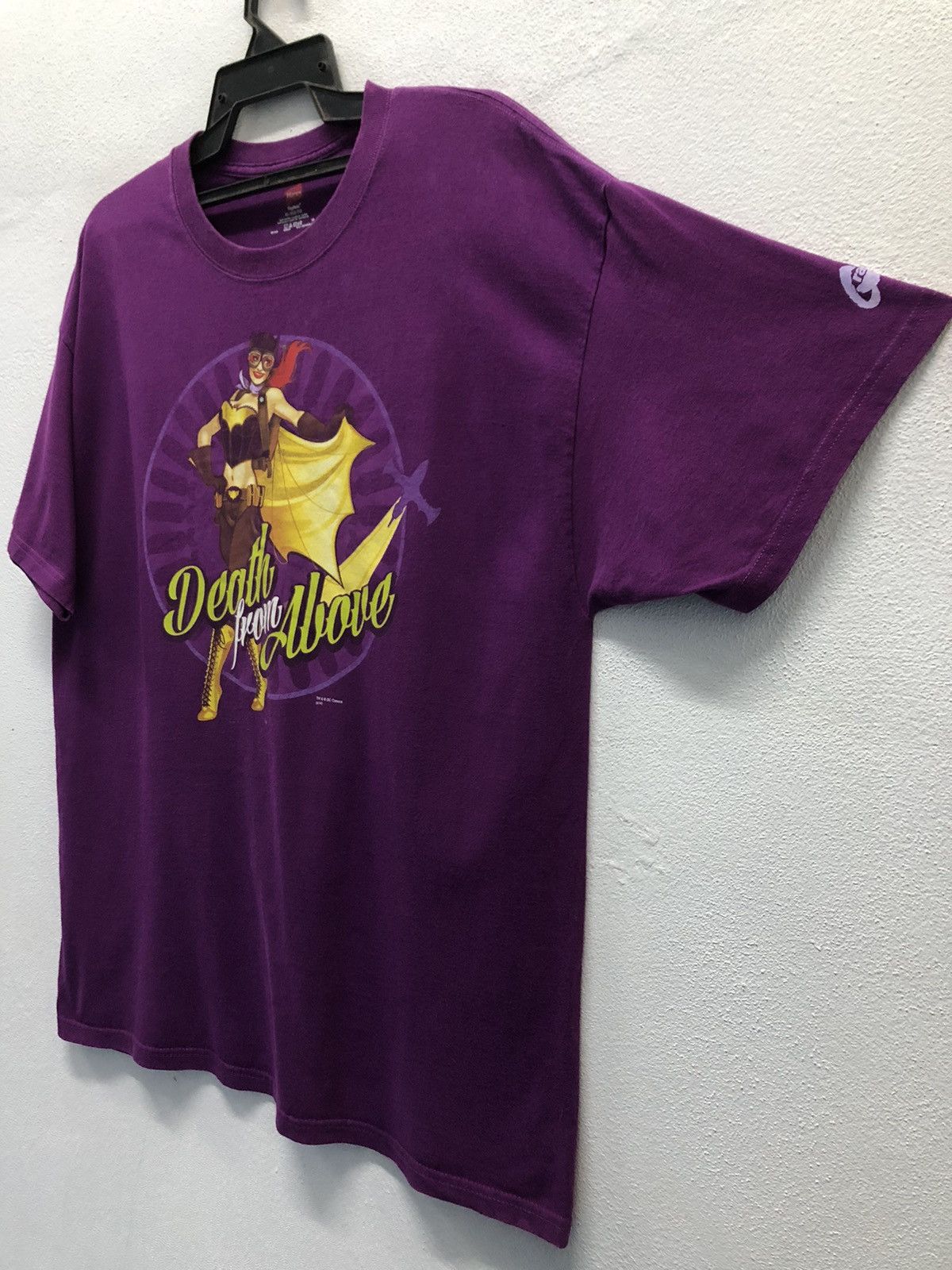 DC Comics DC Comics BatGirl Bombshell Death From Above T-Shirt Size US XL / EU 56 / 4 - 6 Thumbnail