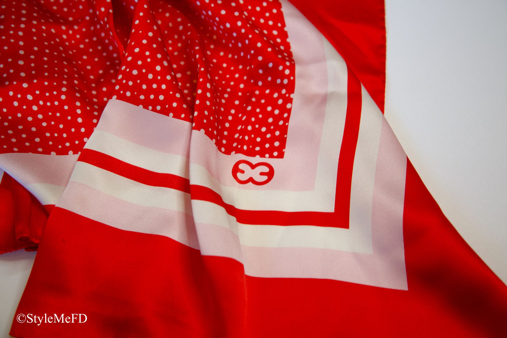 Escada ESCADA VINTAGE 1980s Red & White 100% Silk Scarf Size ONE SIZE - 3 Thumbnail