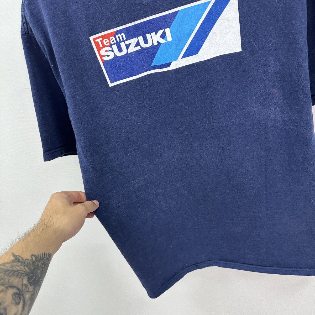 Vintage Vintage 00s Suzuki washed Motorcycle racing tee y2k FOTL og Size US L / EU 52-54 / 3 - 8 Thumbnail