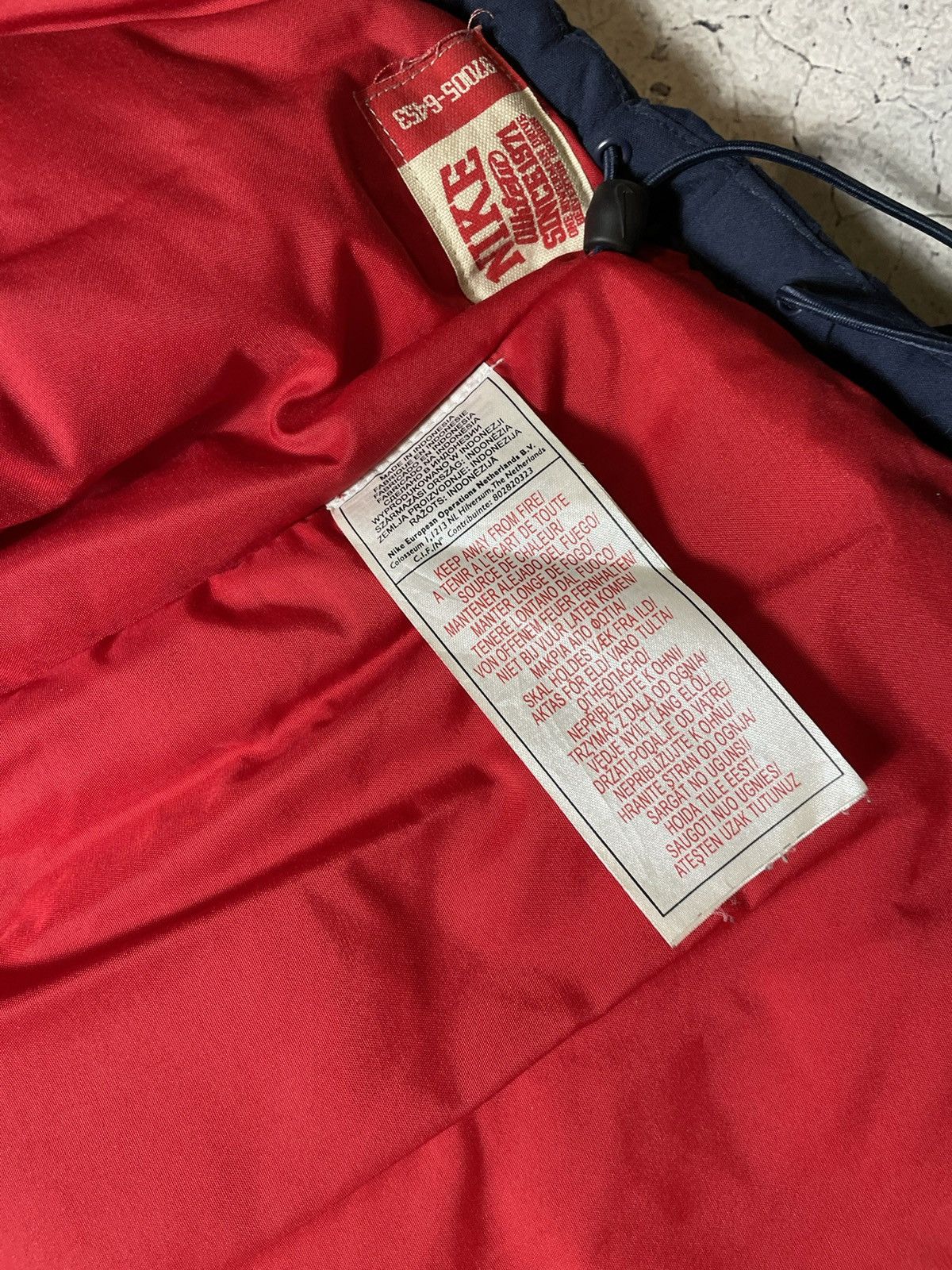 Nike Vintage Nike Down Puffer Big Logo Swoosh Vest Y2K Hype Rare Size US S / EU 44-46 / 1 - 9 Thumbnail