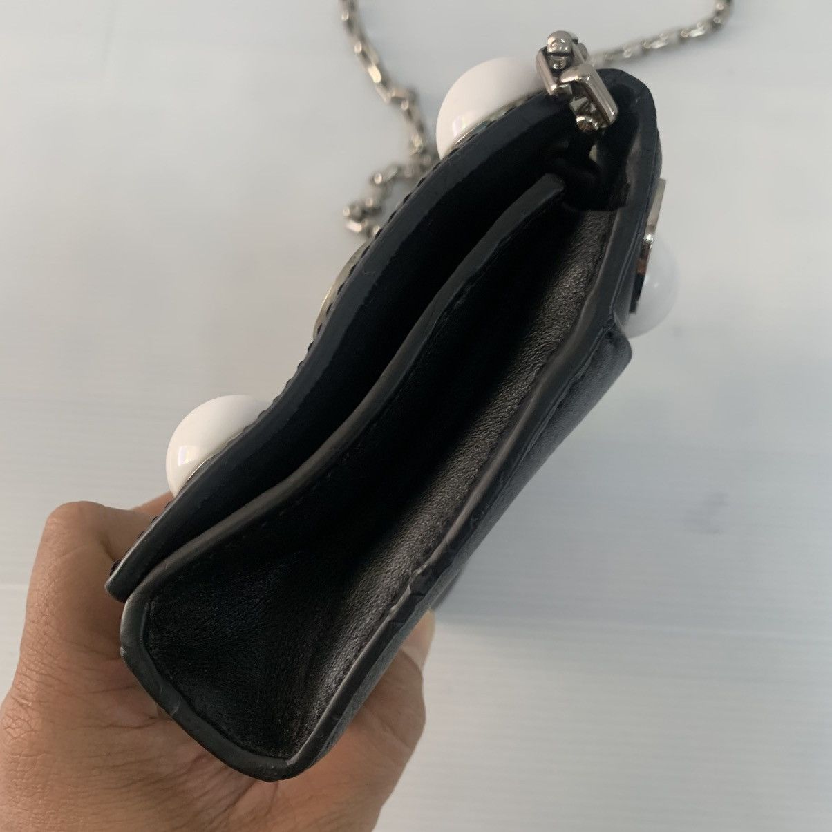 Michael Kors 💥‼️FAST SALE‼️💥Authentic Michael Kors Black Leather Slingbag Size ONE SIZE - 7 Thumbnail