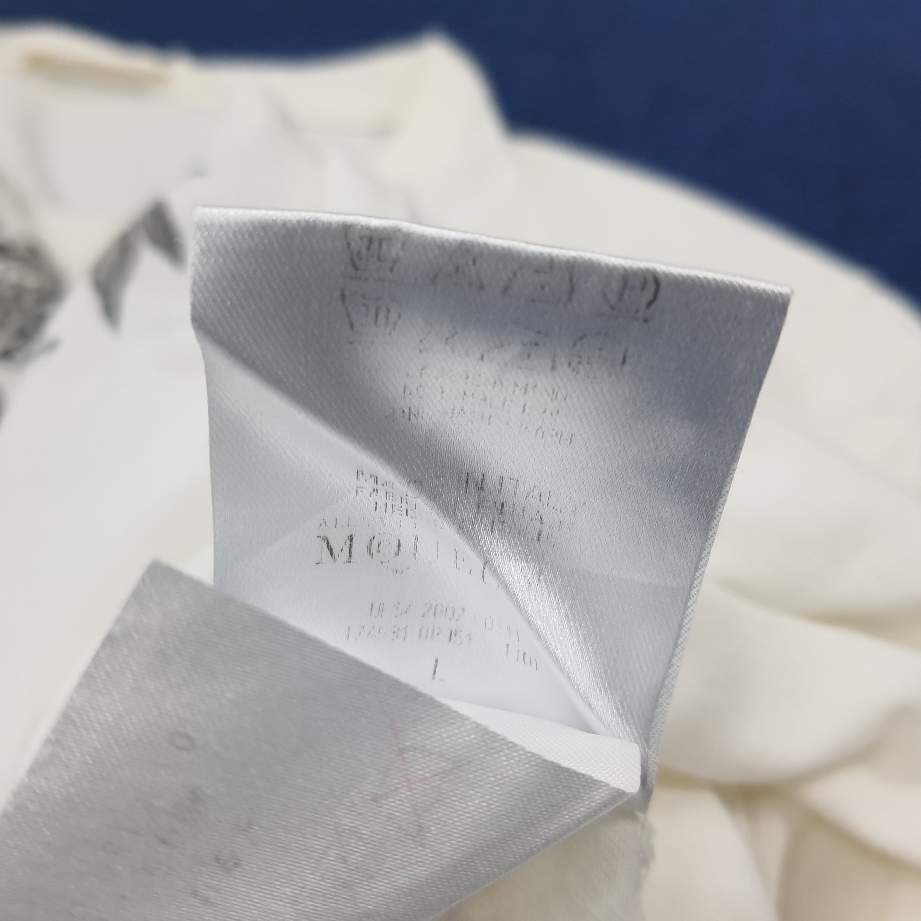Alexander McQueen Vintage Alexander McQueen Designer Tshirt C239n79 Size US M / EU 48-50 / 2 - 6 Thumbnail