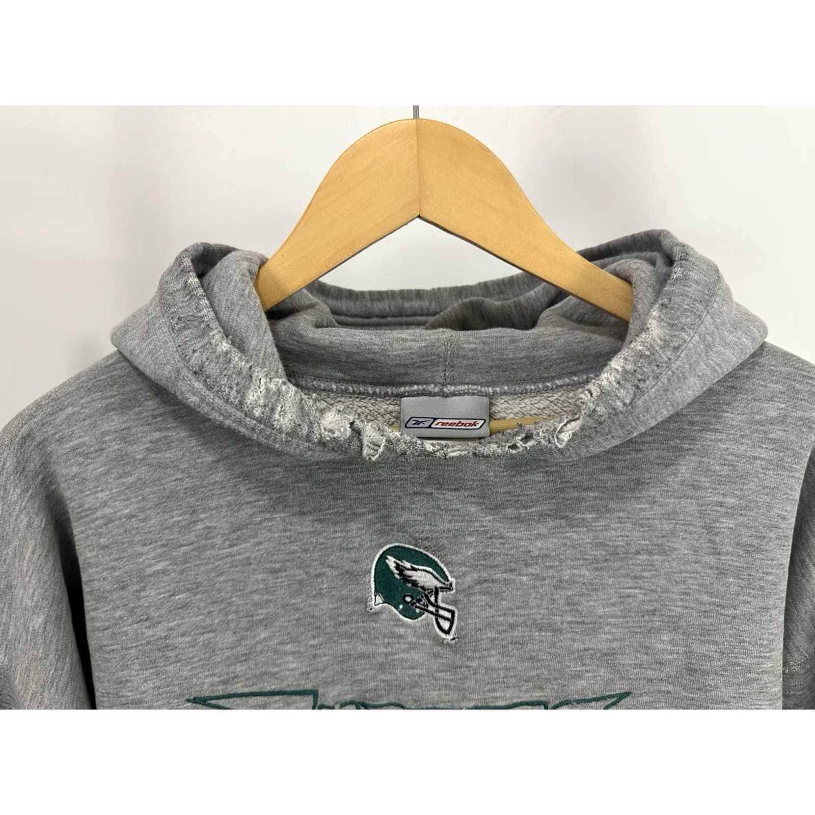 Reebok VTG Reebok Philadelphia Eagles NFL Thrashed Distressed Hoodie Sweatshirt L Men Gray Pullover Football Grunge NFL Mens Size US L / EU 52-54 / 3 - 6 Thumbnail
