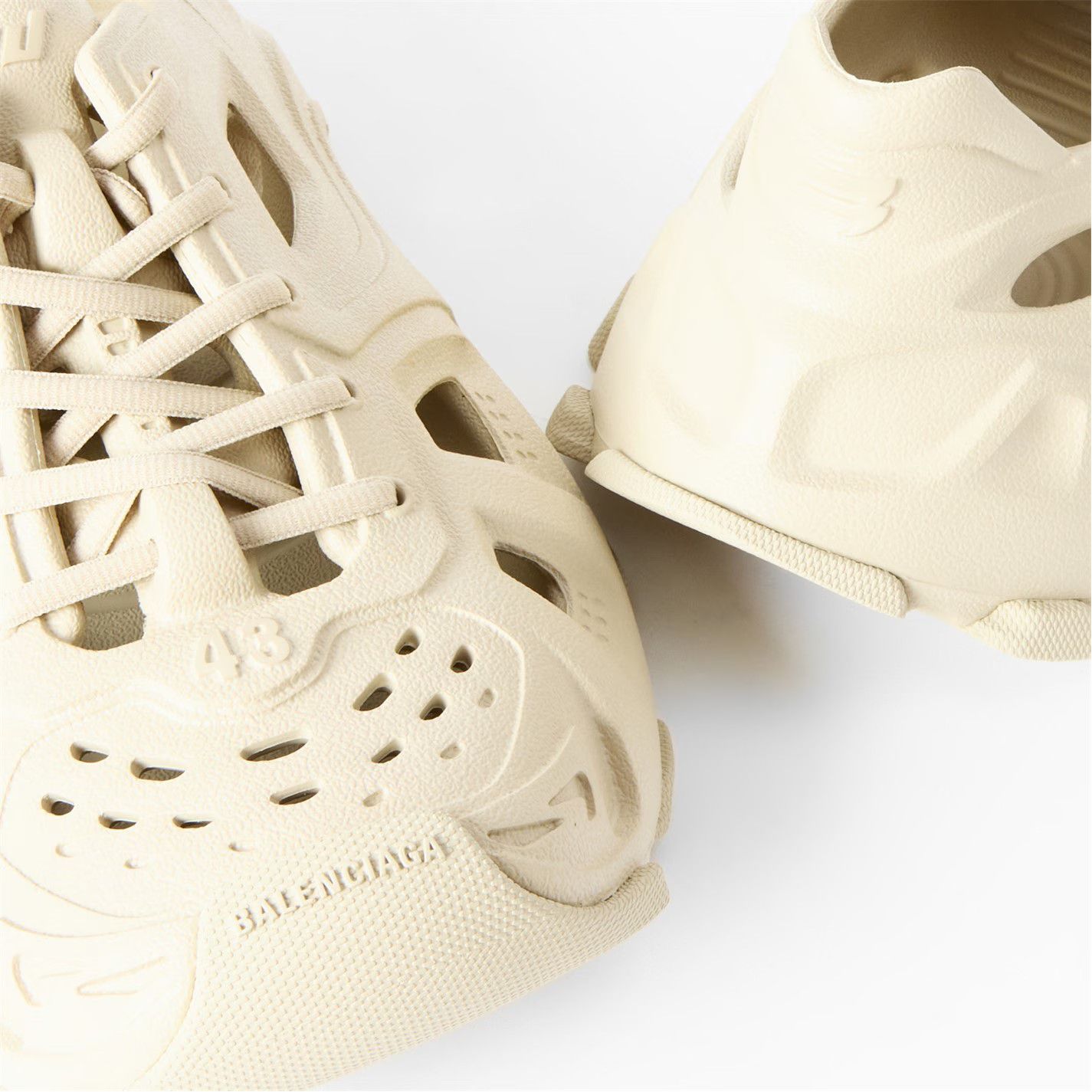 Balenciaga o1g2r1mq0226 HD Rubber Low Top Sneakers In Taupe Size US 10 / EU 43 - 4 Thumbnail