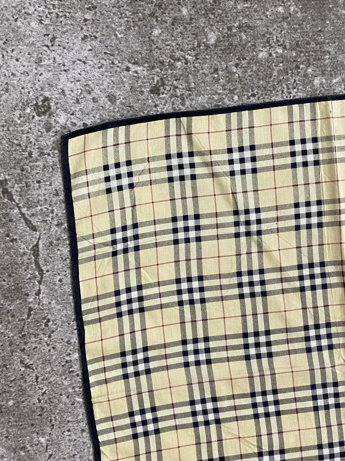 Burberry Burberry Handkerchief / Bandana / Neckerchief Size ONE SIZE - 3 Thumbnail