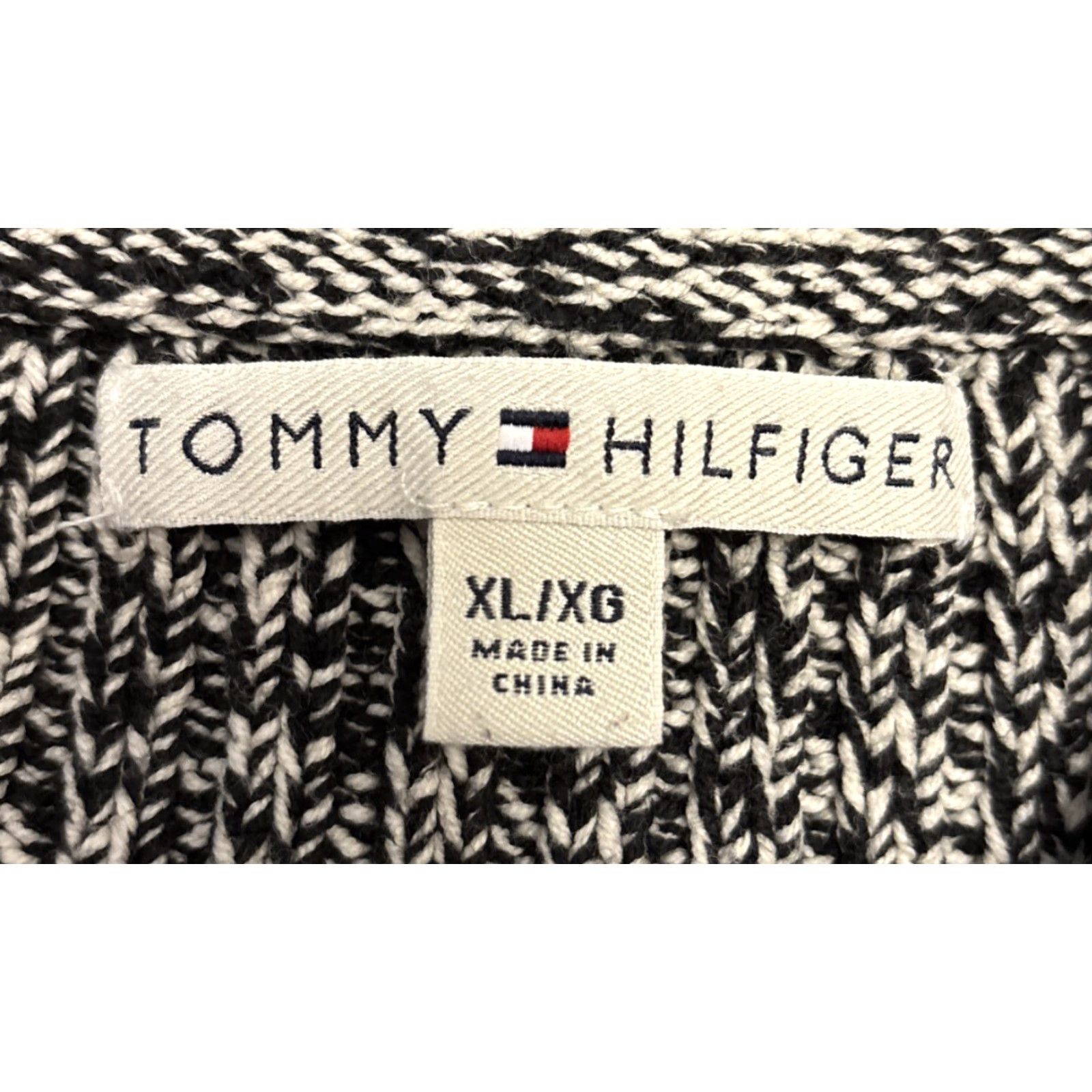 Tommy Hilfiger VINTAGE Tommy Hilfiger Sweater XL Women Pullover Zip Pockets Black White Knit 21" Pit to Pit 2 Side Pockets 2005 Y2K Size XL / US 12-14 / IT 48-50 - 3 Thumbnail