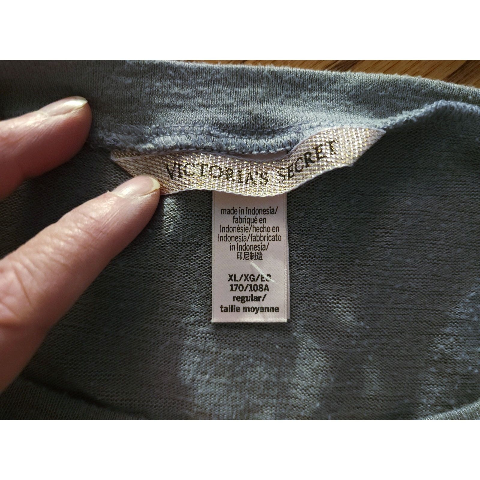 Victoria's Secret Victoria Secret gray sleeved top size XL pink cancer ribbon Size XL / US 12-14 / IT 48-50 - 3 Thumbnail