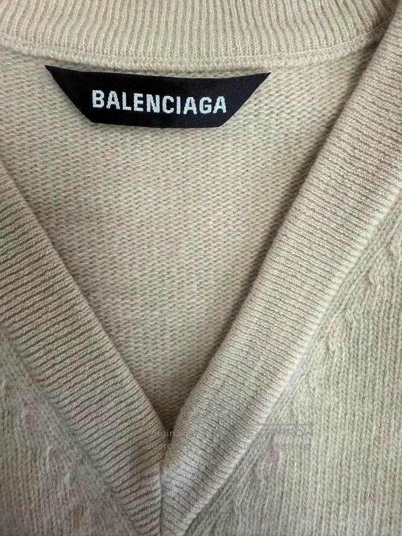 Balenciaga Balenciaga V-neck long-sleeve casual wool sweater knitwear Size US XS / EU 42 / 0 - 3 Thumbnail