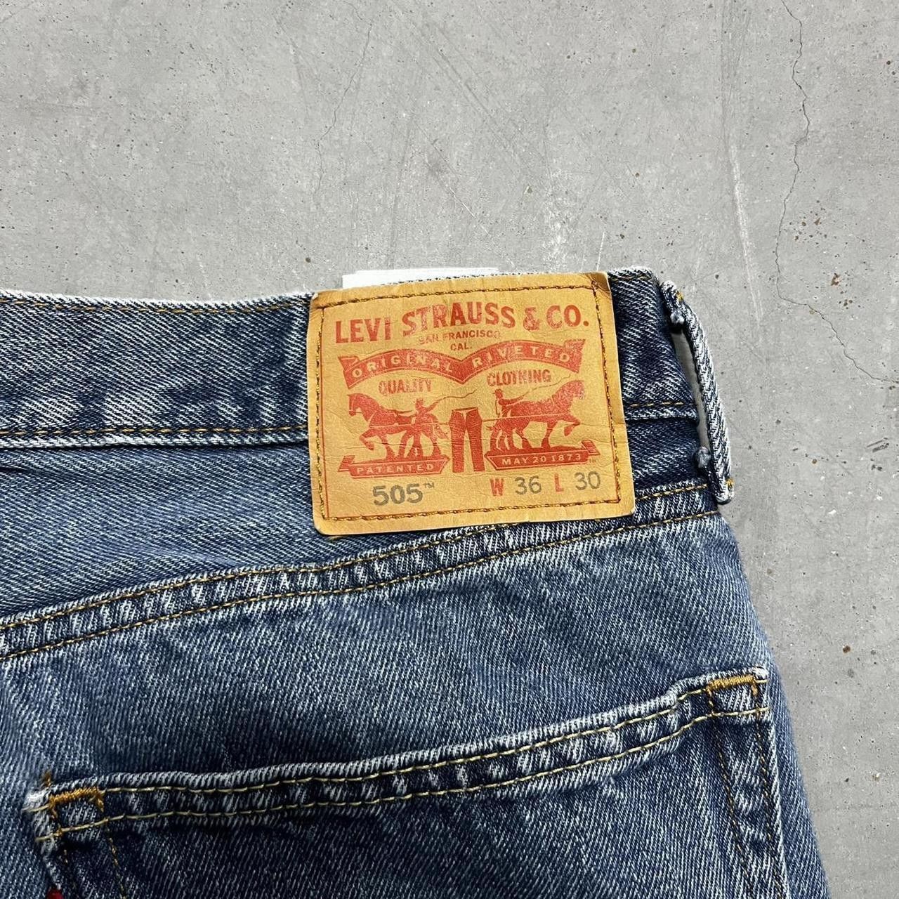 Levi's Crazy Vintage Y2K/2000s Levis Relaxed Fit Medium wash Grunge Denim Jeans! Size US 36 / EU 52 - 8 Thumbnail