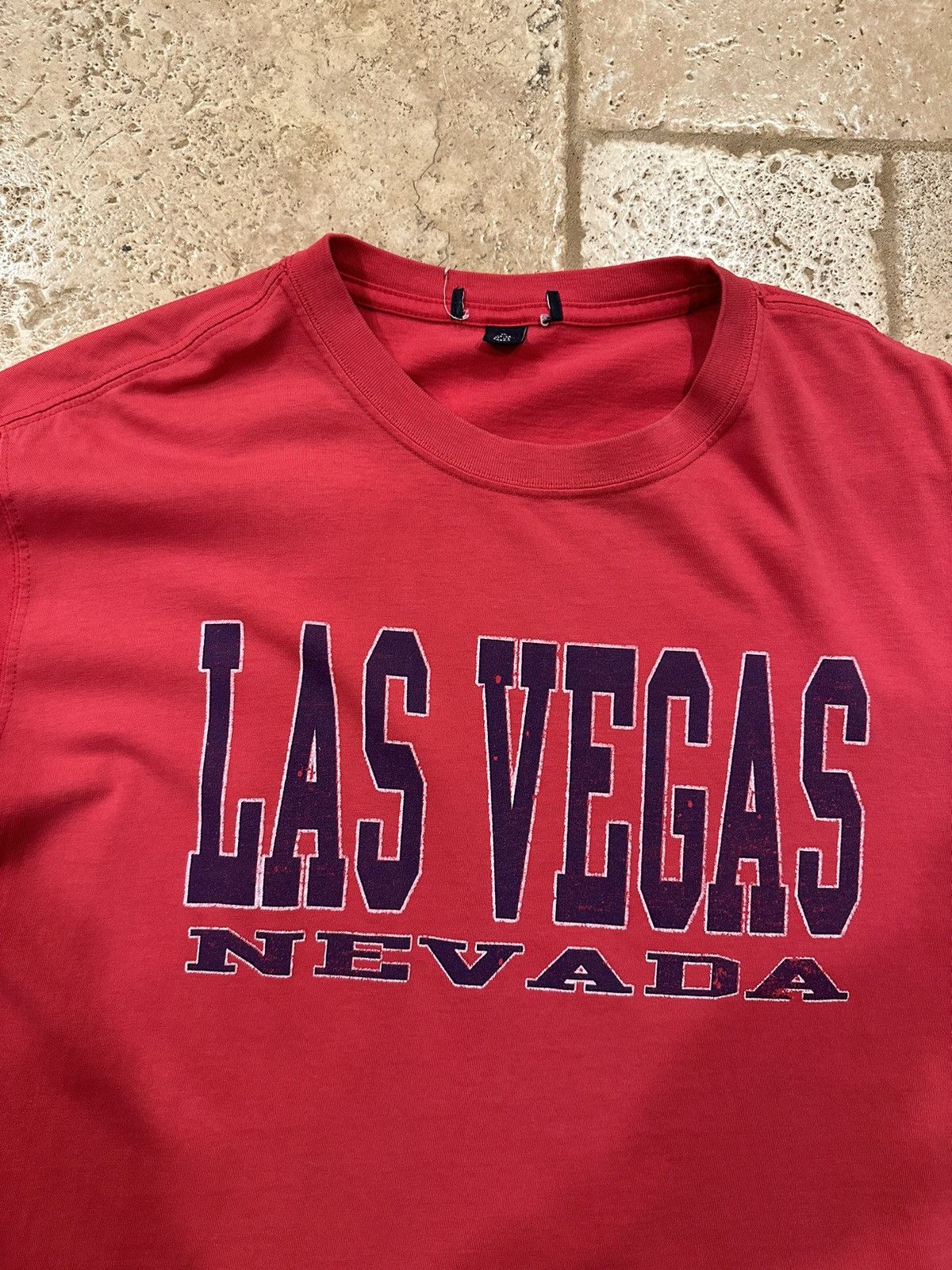 Other × Vintage Vintage Las Vegas Red Distressed T-Shirt Size US XL / EU 56 / 4 - 5 Thumbnail