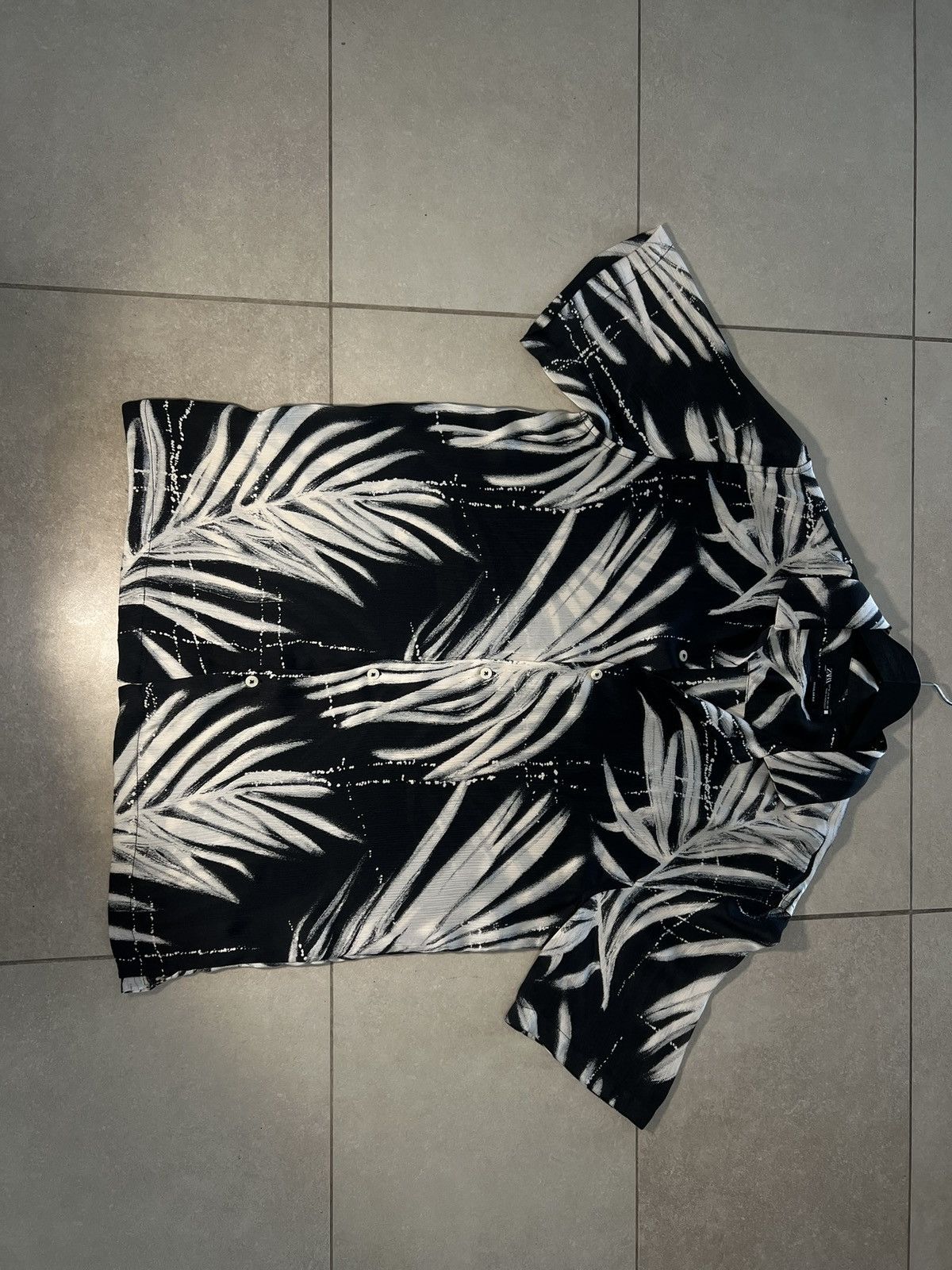 Zara Zara “Tropical Palm” Black & White Print Button‑Up– Size M Size US M / EU 48-50 / 2 - 1 Thumbnail