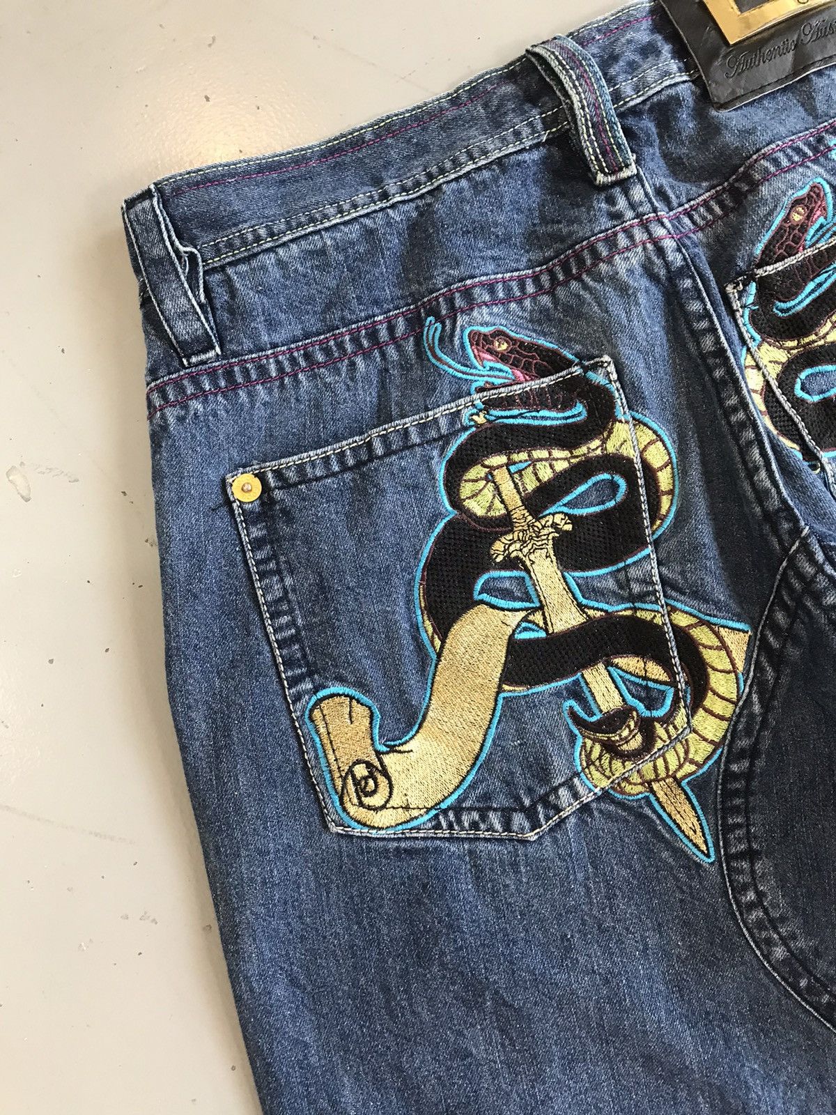 Coogi × Vintage Vintage Coogi sword ⚔️ sneck embroidered denim Size US 32 / EU 48 - 16 Thumbnail