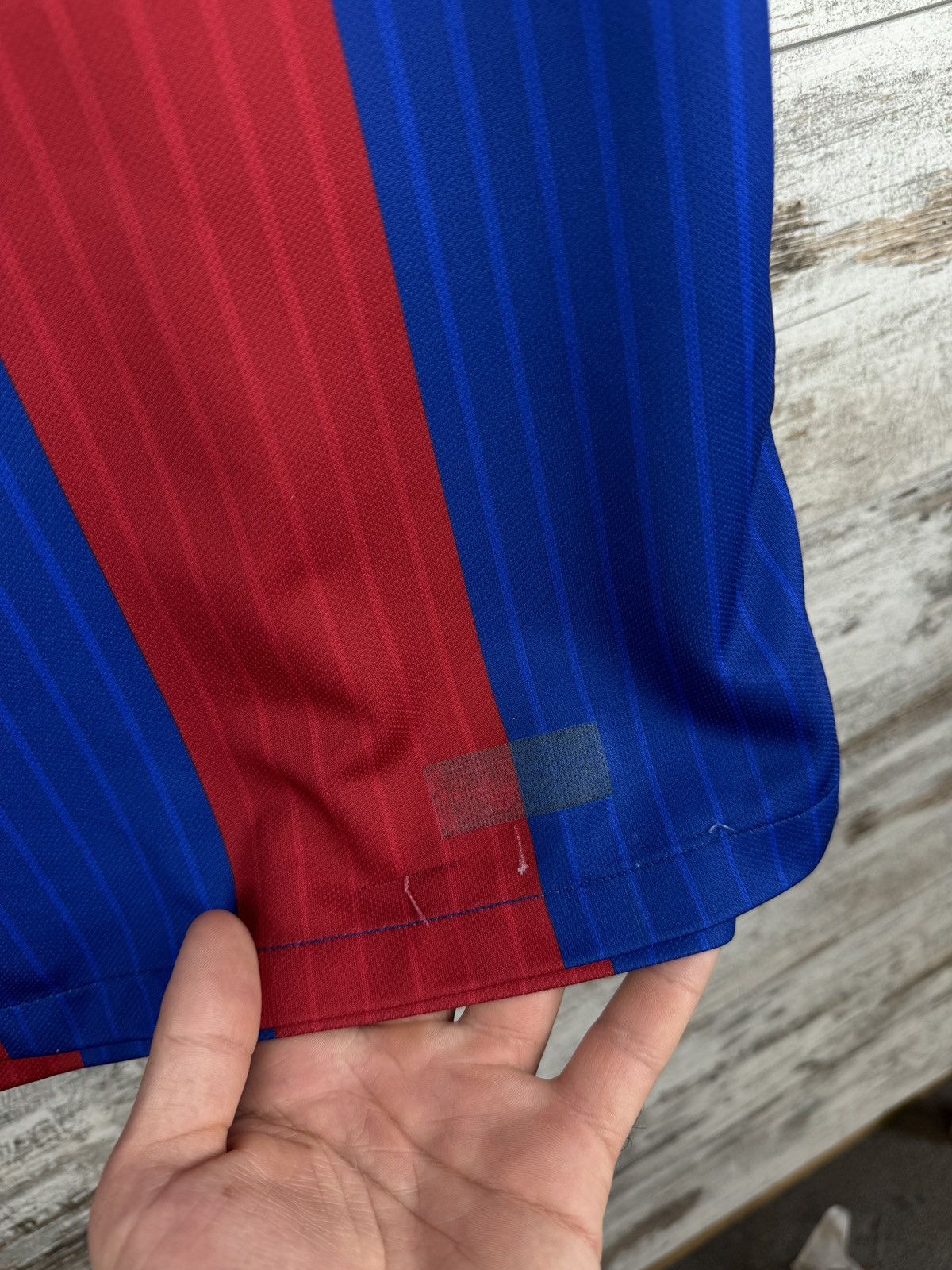 Nike Mens Vintage Nike FC Barcelona T-shirt soccer jersey y2k Size US M / EU 48-50 / 2 - 7 Thumbnail