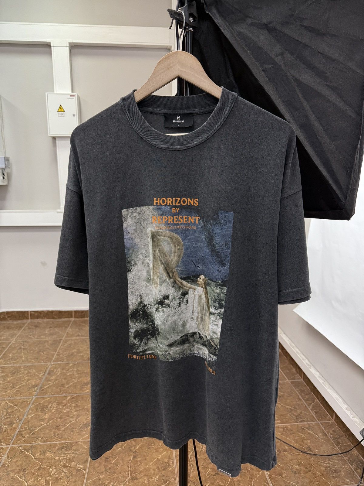 Designer × Represent Clo. Y2K Represent Horizons By Endurance We Conquer T-Shirt Rare Size US L / EU 52-54 / 3 - 1 Thumbnail
