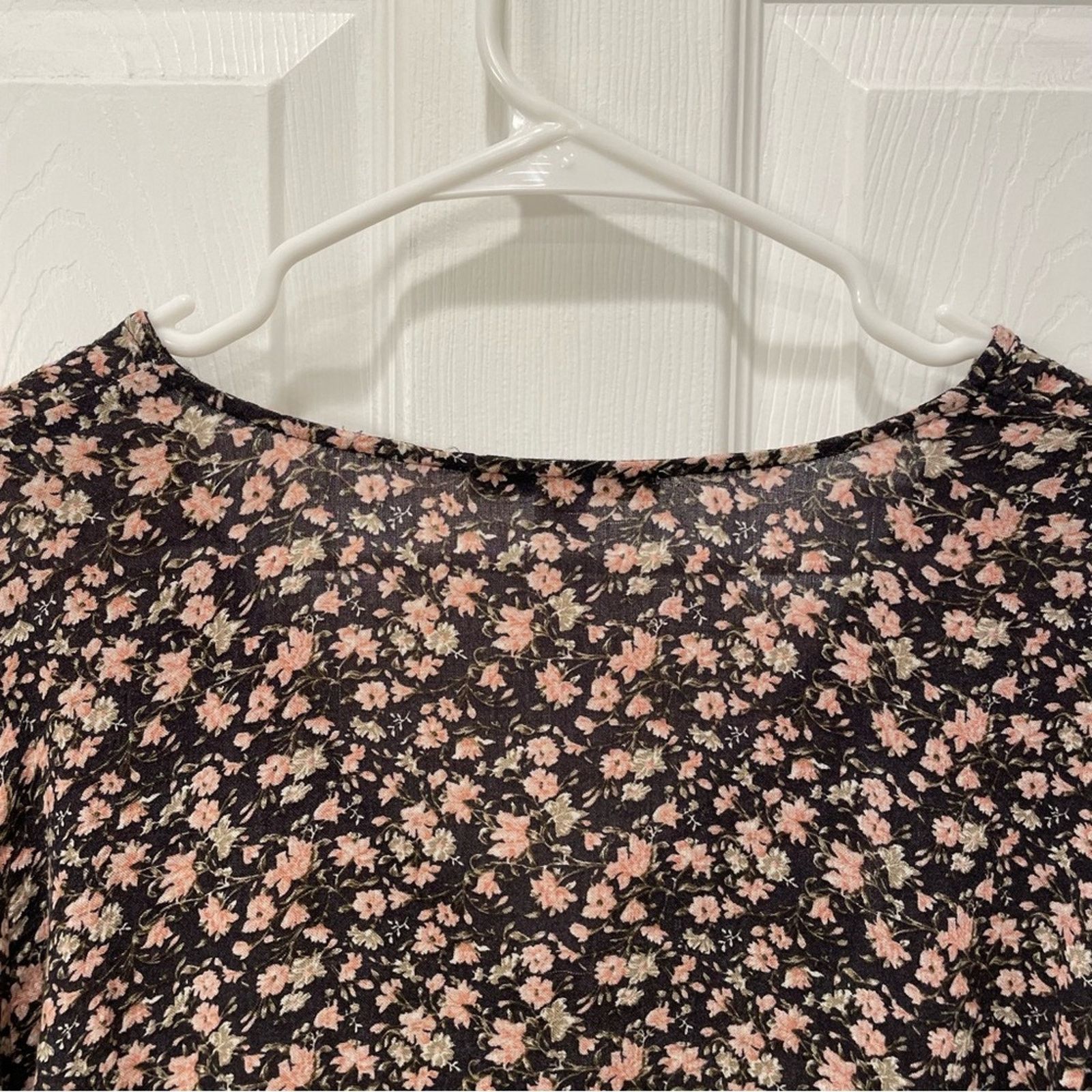 American Eagle Outfitters American Eagle Outfitters Long Sleeve Floral Crop Top S Size S / US 4 / IT 40 - 7 Thumbnail