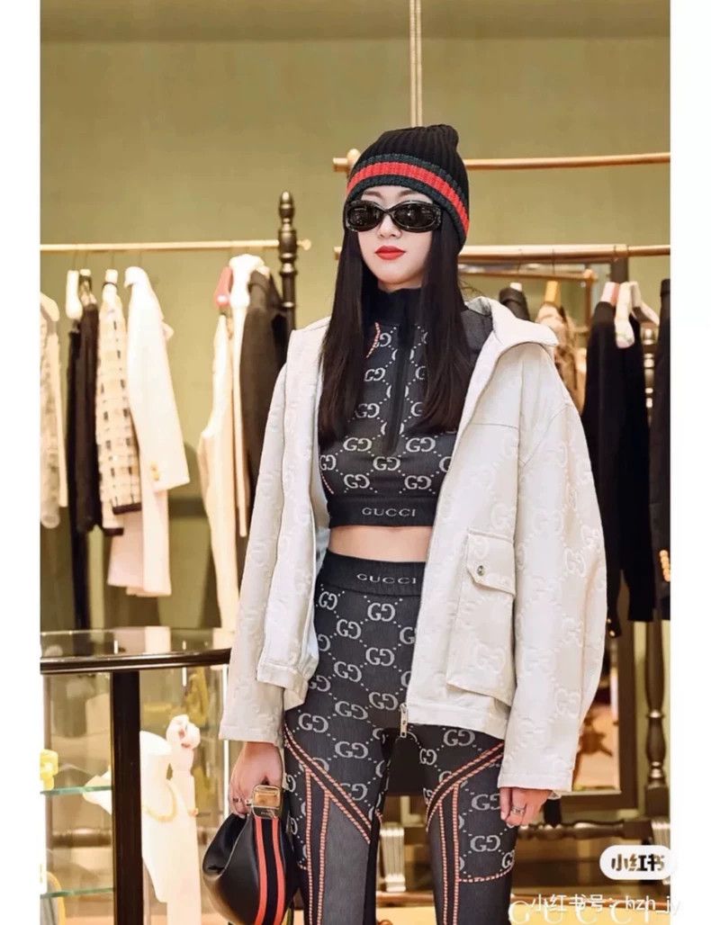 Gucci Gucci Size 38 Full logo coat Size S / US 4 / IT 40 - 6 Thumbnail