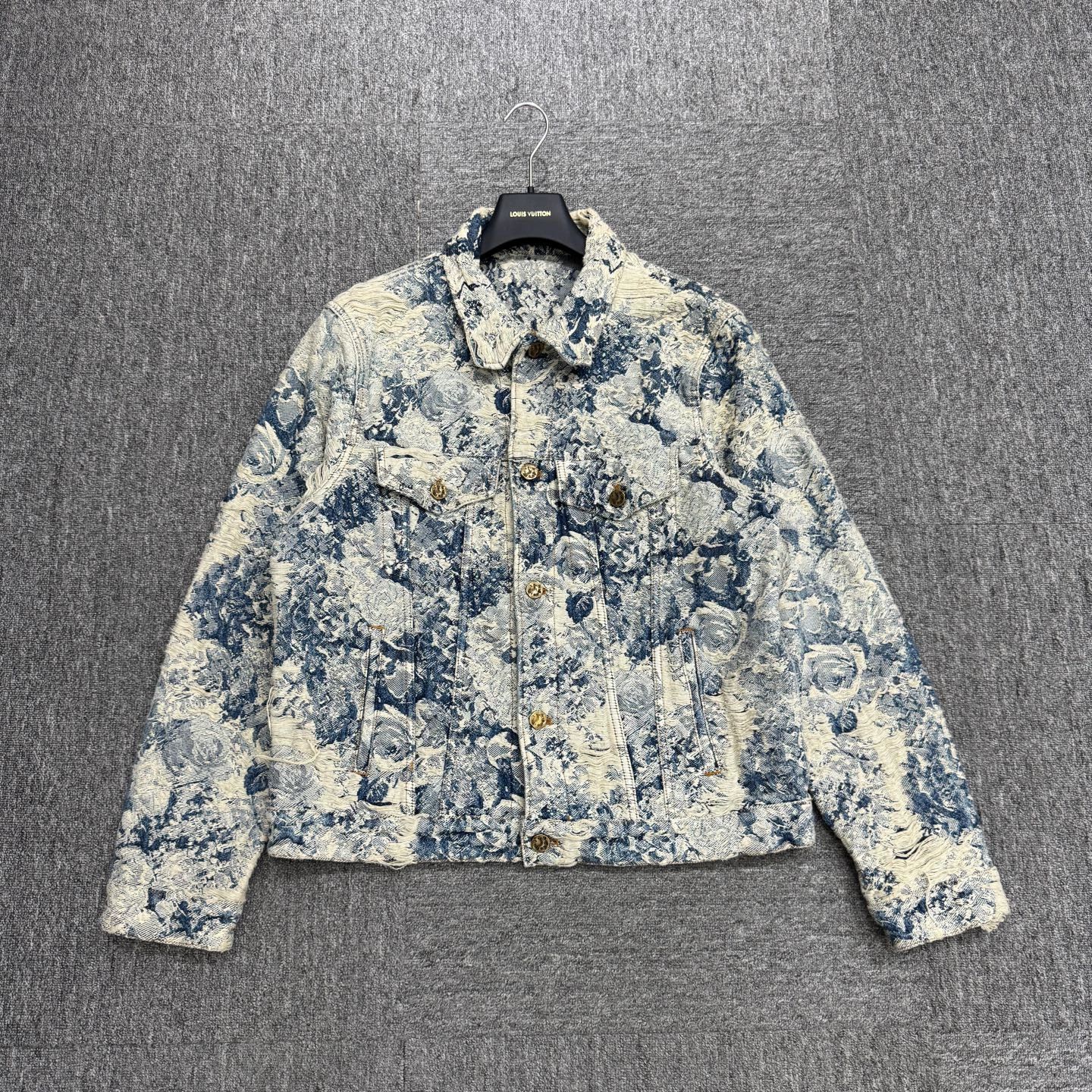 Louis Vuitton Louis Vuitton Floral Distressed Denim Jacket 52 Size US L / EU 52-54 / 3 - 1 Thumbnail